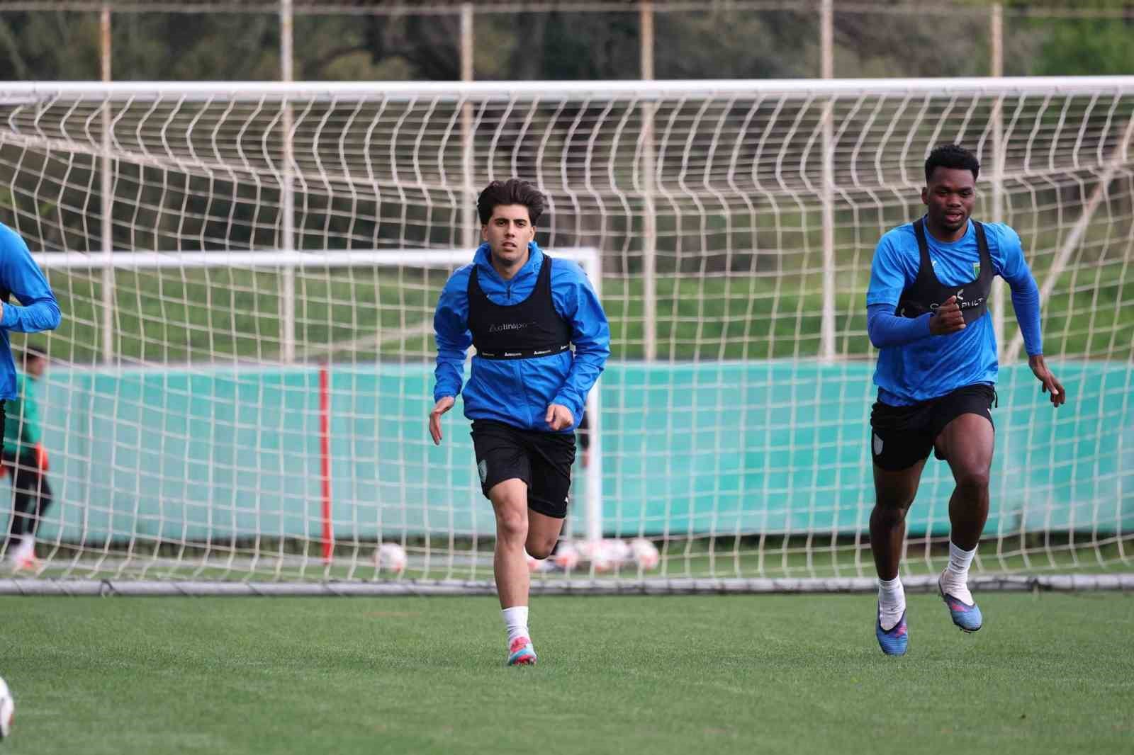 Sefer Yılmaz: "İnşallah ligin sonu Süper Lig olacak"
Sefer Yılmaz: "İnşallah ligin sonu Süper Lig olacak"