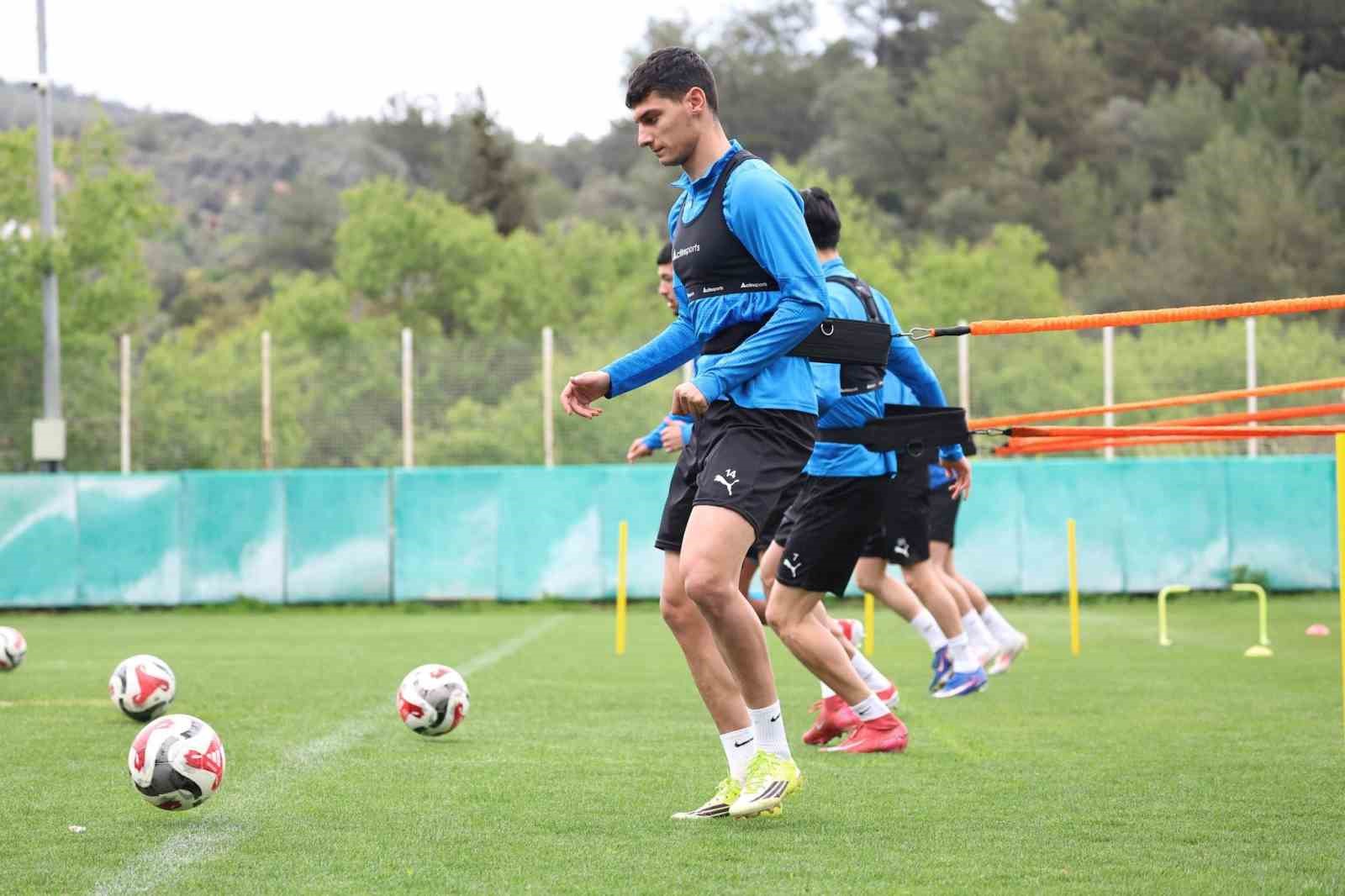 Sefer Yılmaz: "İnşallah ligin sonu Süper Lig olacak"
Sefer Yılmaz: "İnşallah ligin sonu Süper Lig olacak"