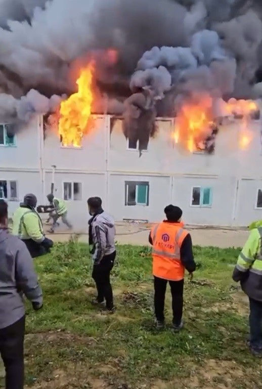 Şehir hastanesi yangınıyla ilgili yeni görüntüler ortaya çıktı

