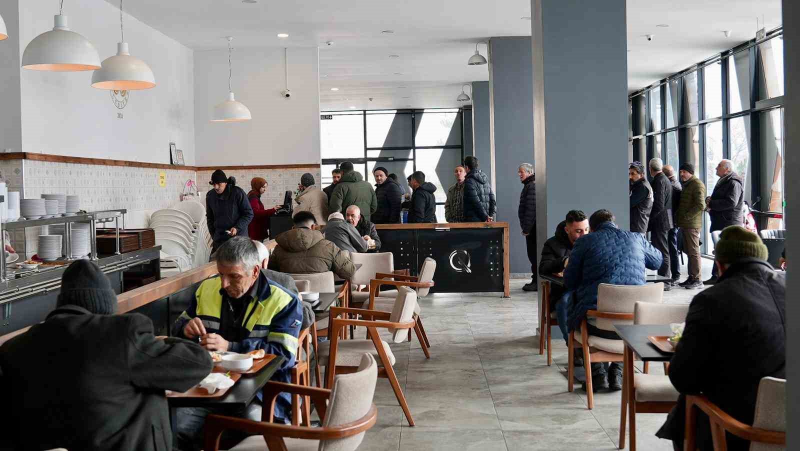 Şehir Lokantası büyük ilgi görüyor
