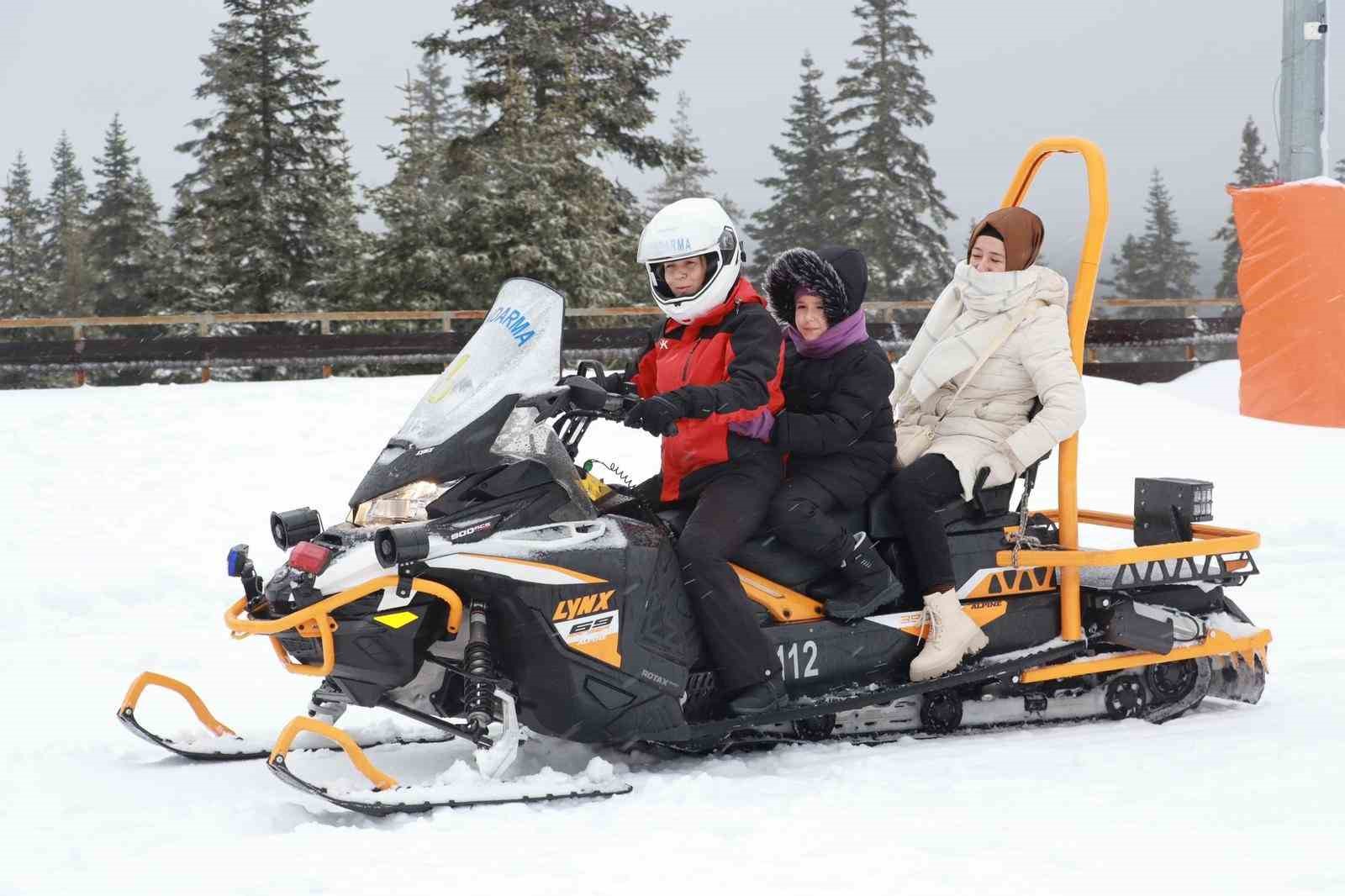 Şehit aileleri ve çocukları karın tadını jandarma ekipleriyle çıkardı
