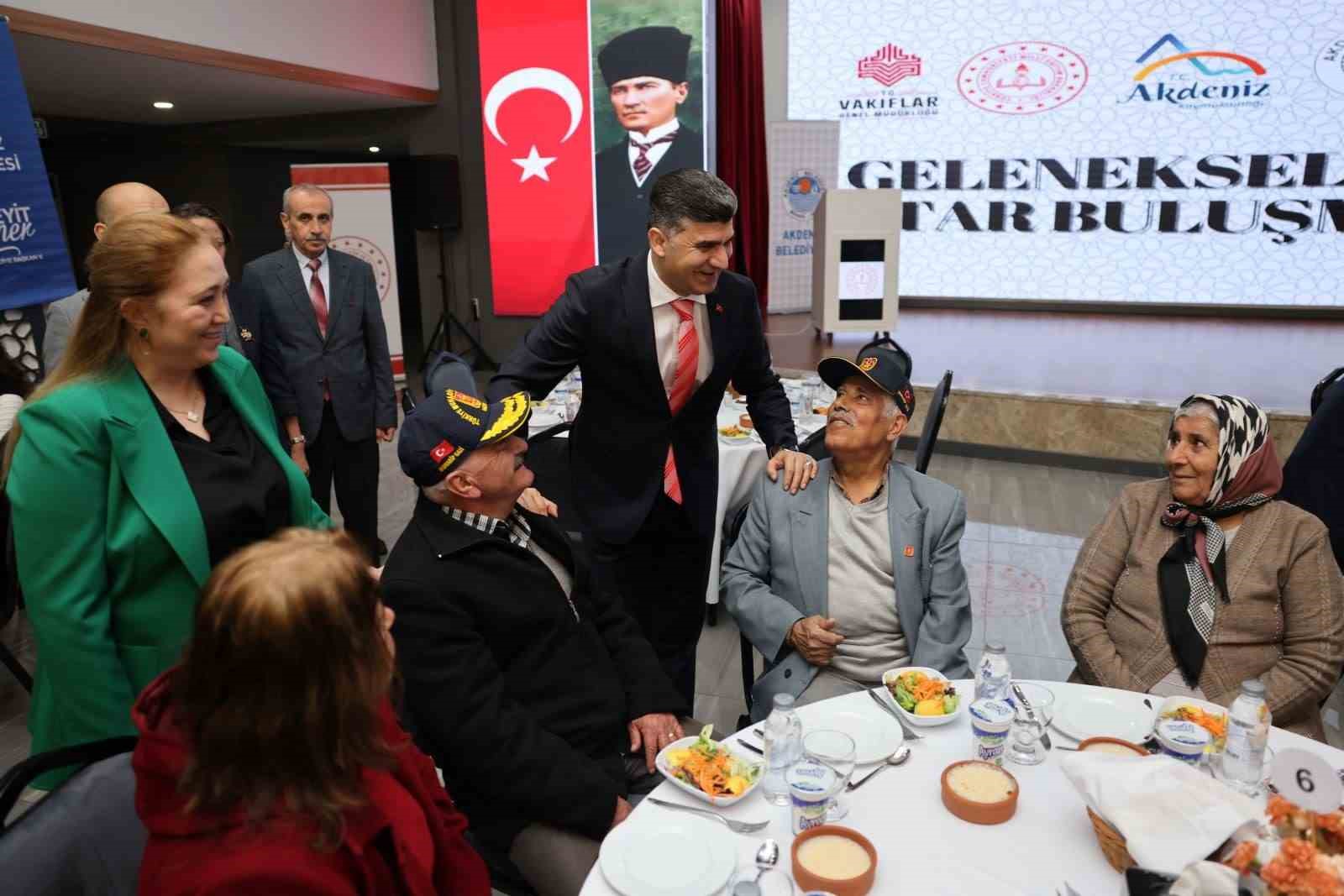 Şehit aileleri ve gaziler iftarda bir araya geldi
