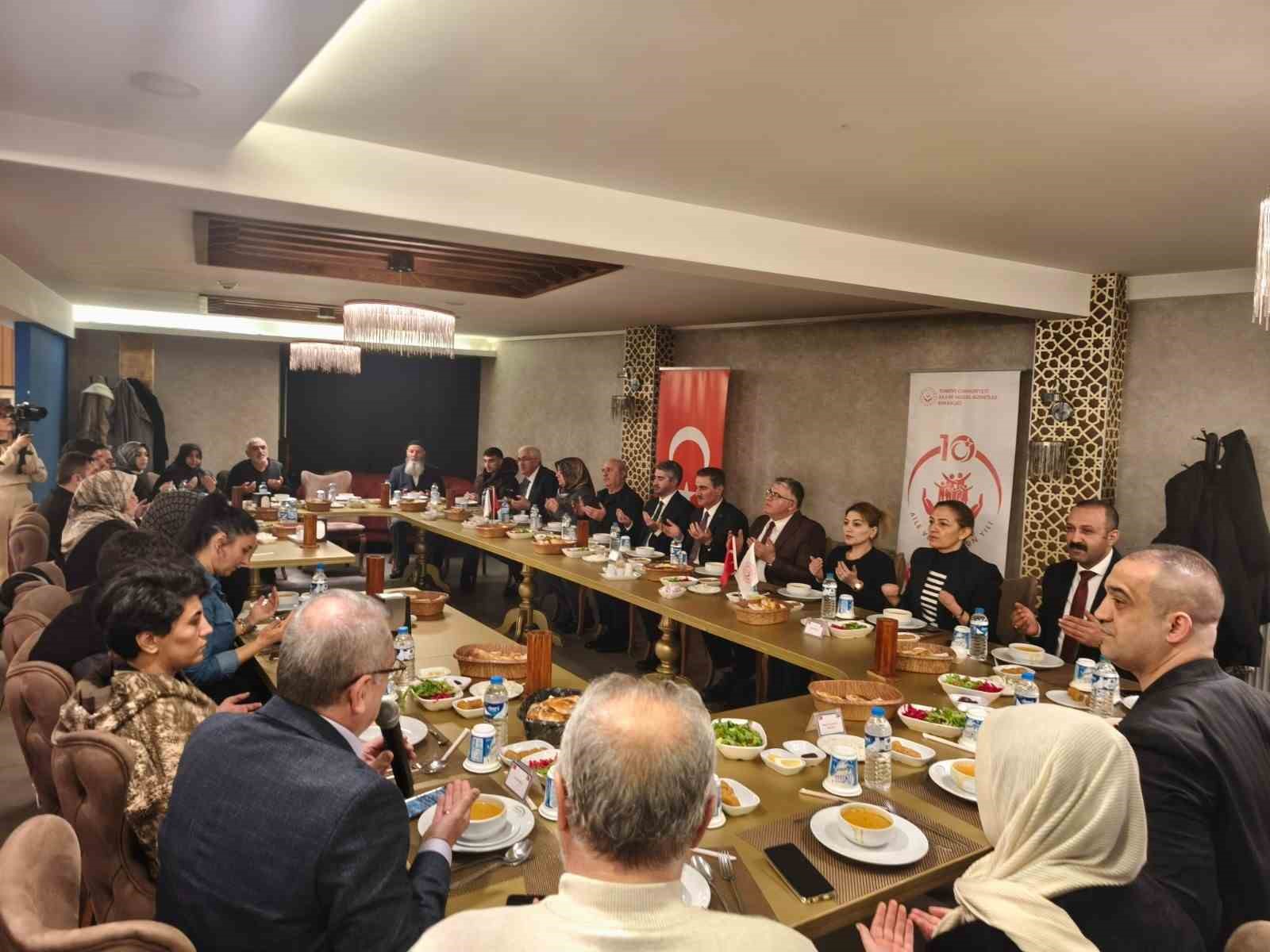 Şehit aileleri vefa sofrasında bir araya geldi
