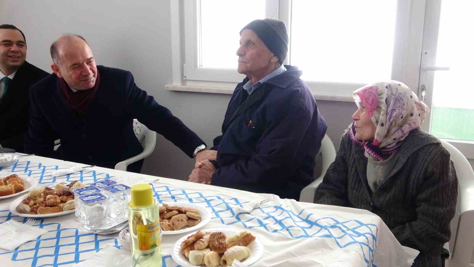 Şehit ailesi harabe köy evinden kurtuldu, yeni yuvalarına kavuştu
