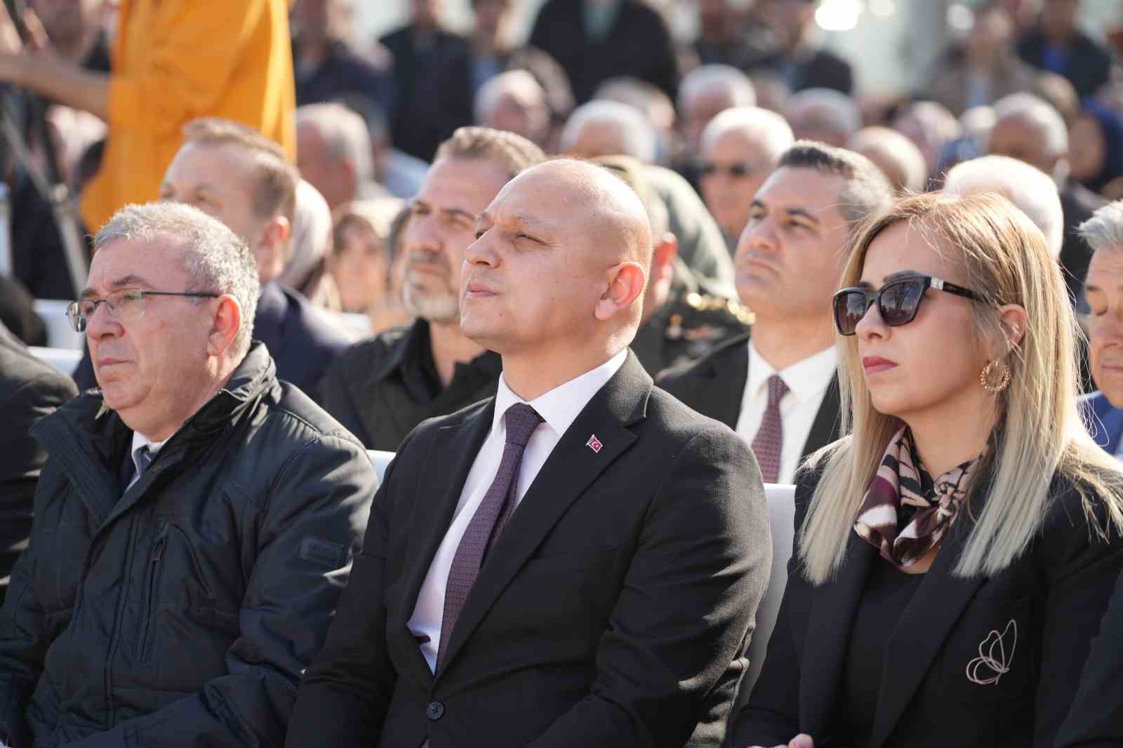 Şehit annelerinin evlat özlemi yürekleri dağladı: Fotoğraflarına bakıp dua ettiler
