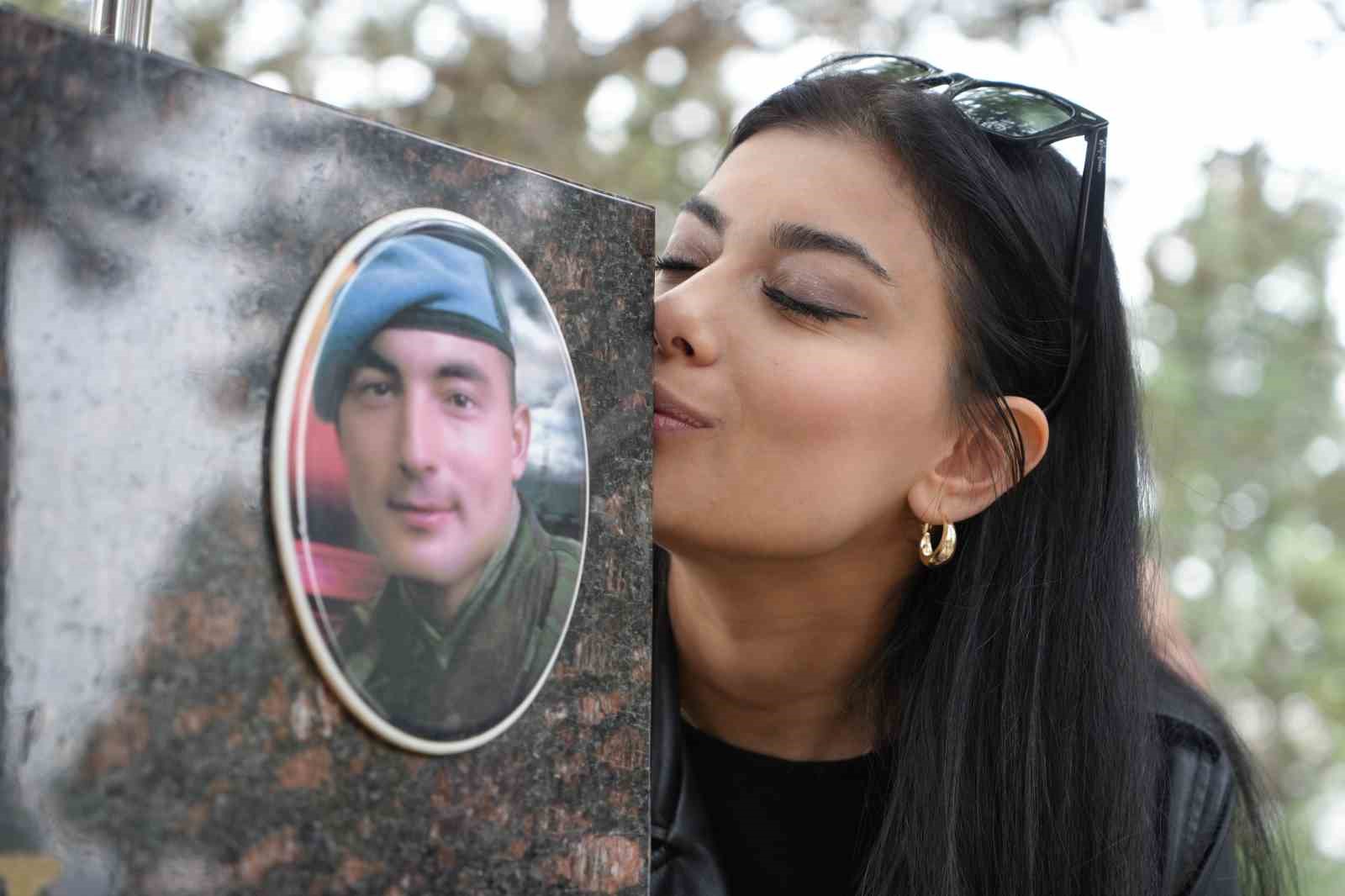 Şehit annesinin sözleri yürekleri burktu, Vali gözyaşlarını tutamadı
