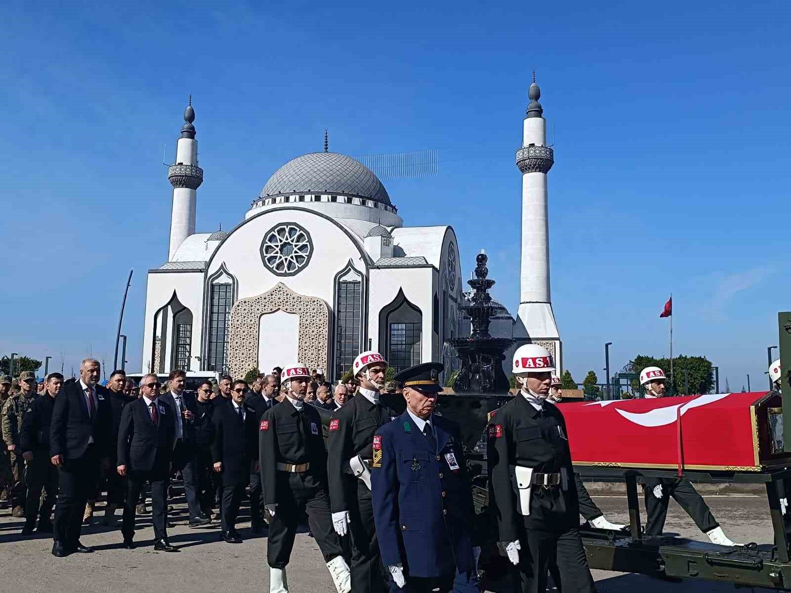 Şehit Astsubay Kıdemli Başçavuş memleketinde son yolculuğuna uğurlandı
