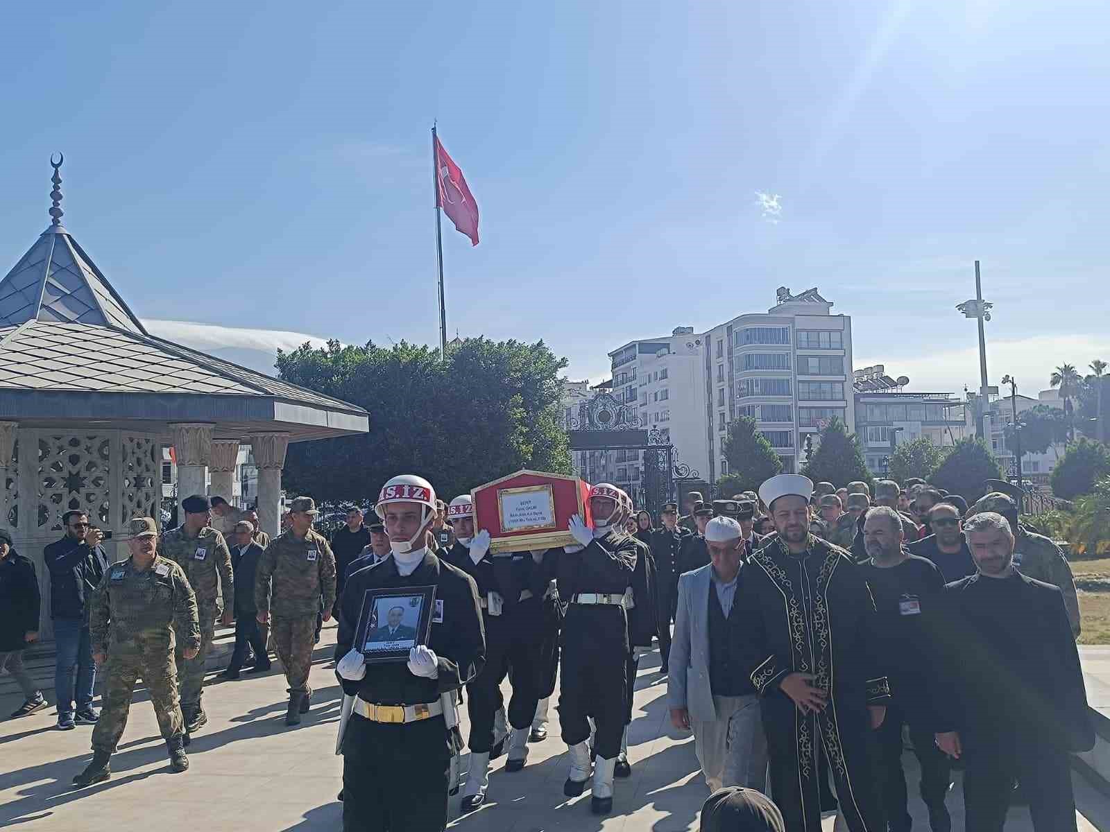 Şehit Astsubay Kıdemli Başçavuş memleketinde son yolculuğuna uğurlandı
