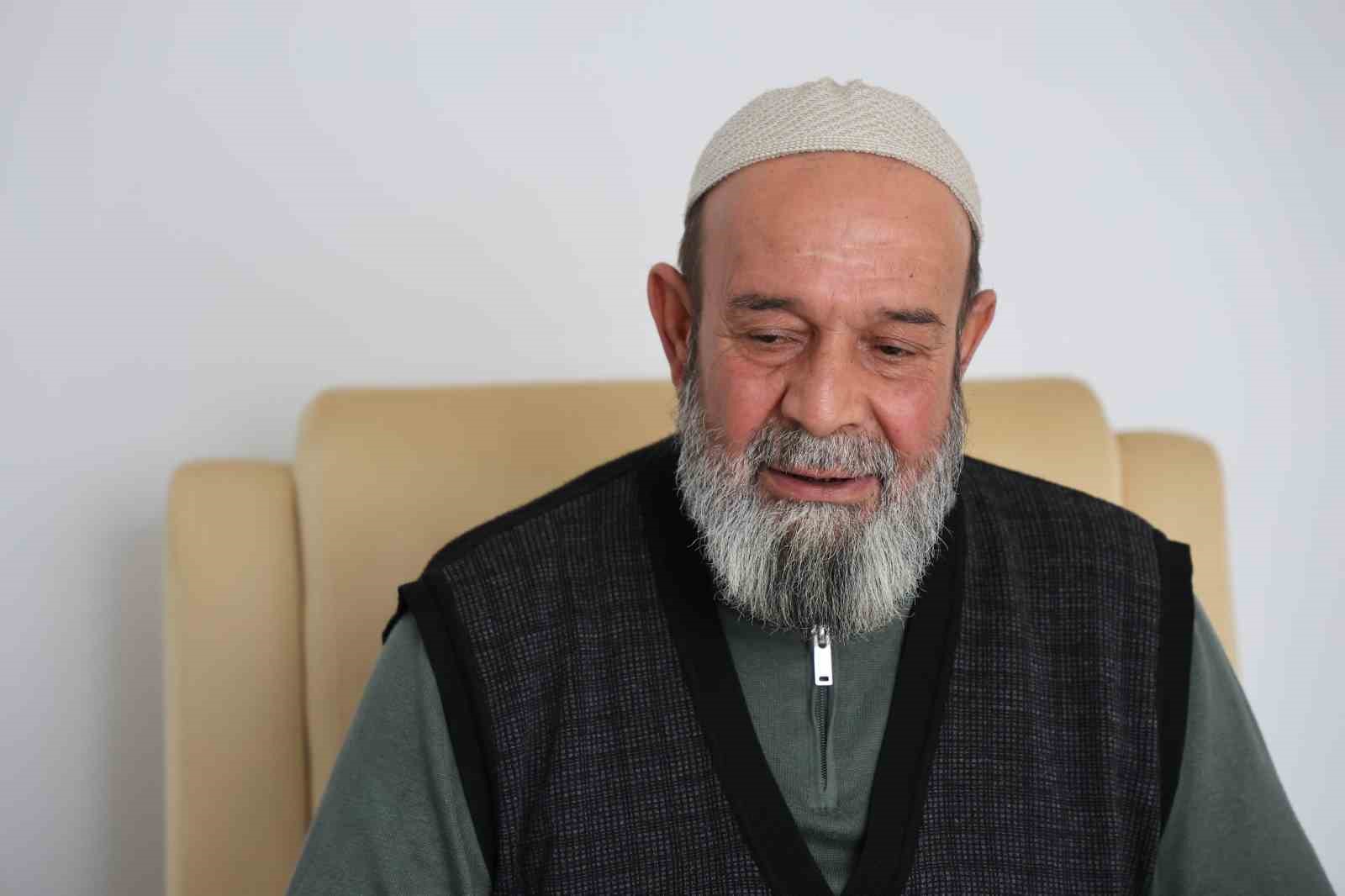 Şehit babası oğlundan kalan koleksiyona gözü gibi bakıyor
Şehit babası oğlundan kalan koleksiyona gözü gibi bakıyor