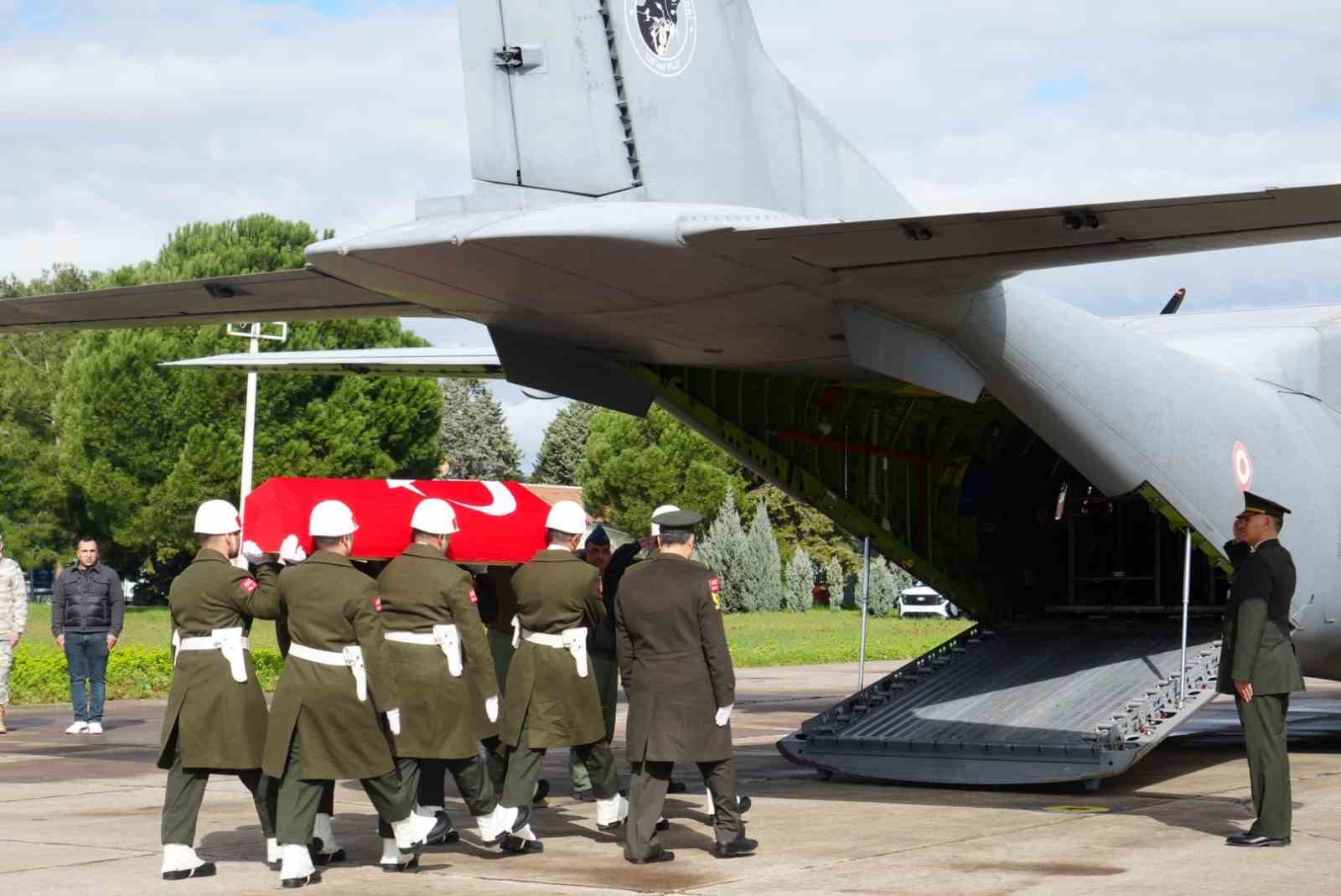 Şehit F-16 pilotunun cenazesi memleketine uğurlandı
