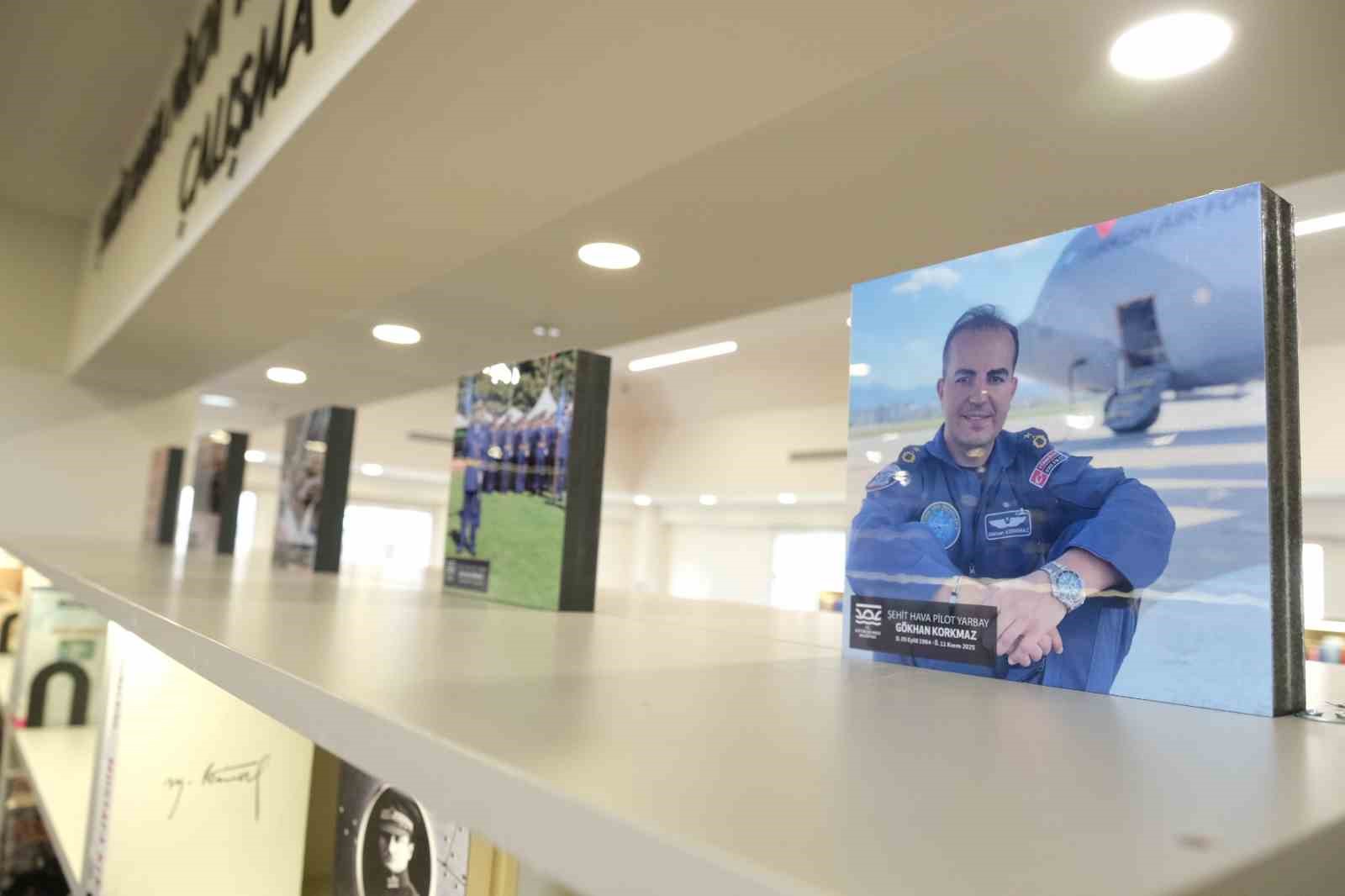 Şehit Hava Pilot Yarbay Gökhan Korkmaz anısına çalışma salonu açıldı
Şehit Hava Pilot Yarbay Gökhan Korkmaz anısına çalışma salonu açıldı