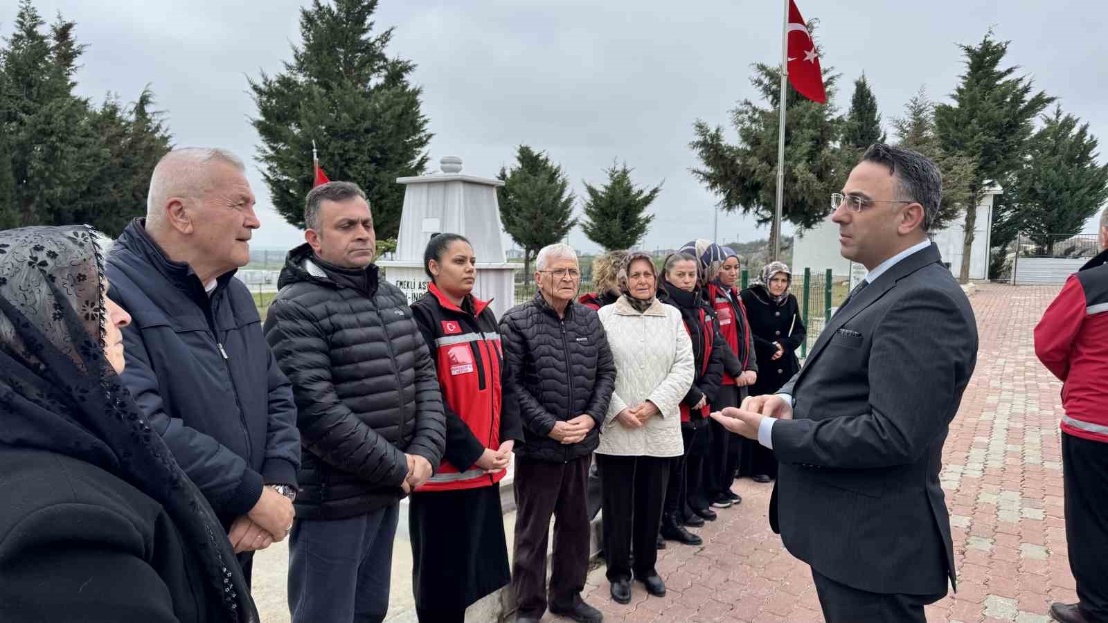 Şehit kabirlerine vefa dokunuşu
