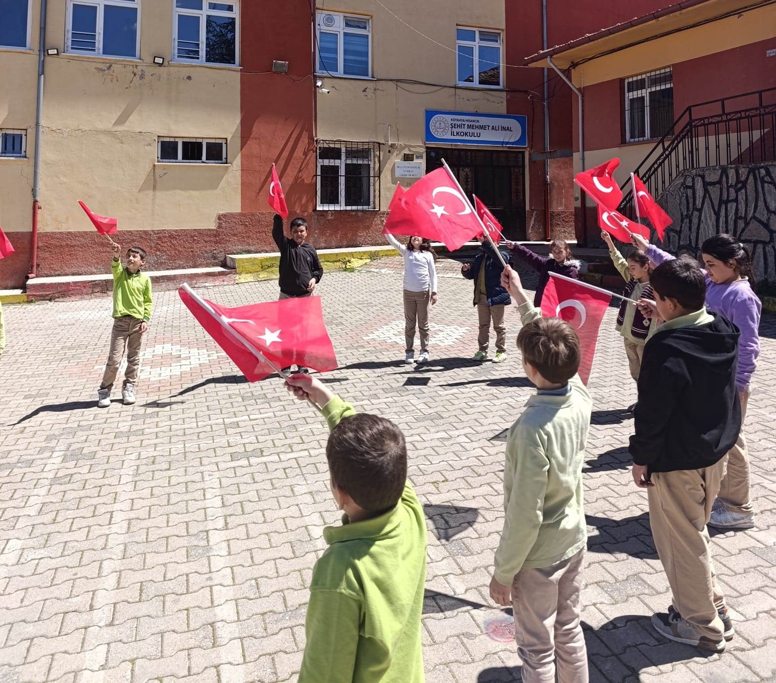 Şehit olan öğretmen ve öğrenciler için Hisarcık’ta anlamlı etkinlik
