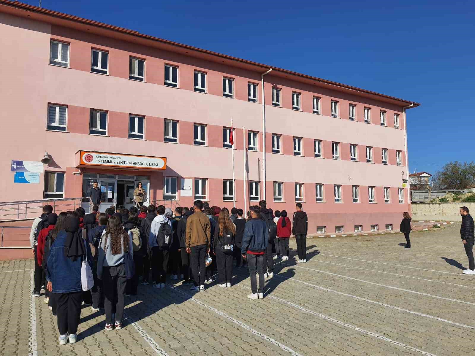 Şehit olan öğretmen ve öğrenciler için Hisarcık’ta anlamlı etkinlik
