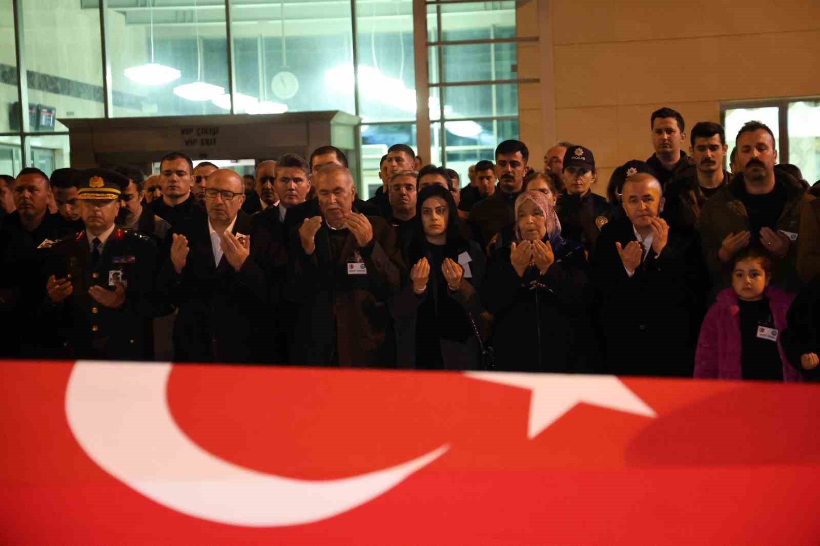 Şehit polis memuru Seçkin Yalçın, memleketi Elazığ’da törenle karşılandı
