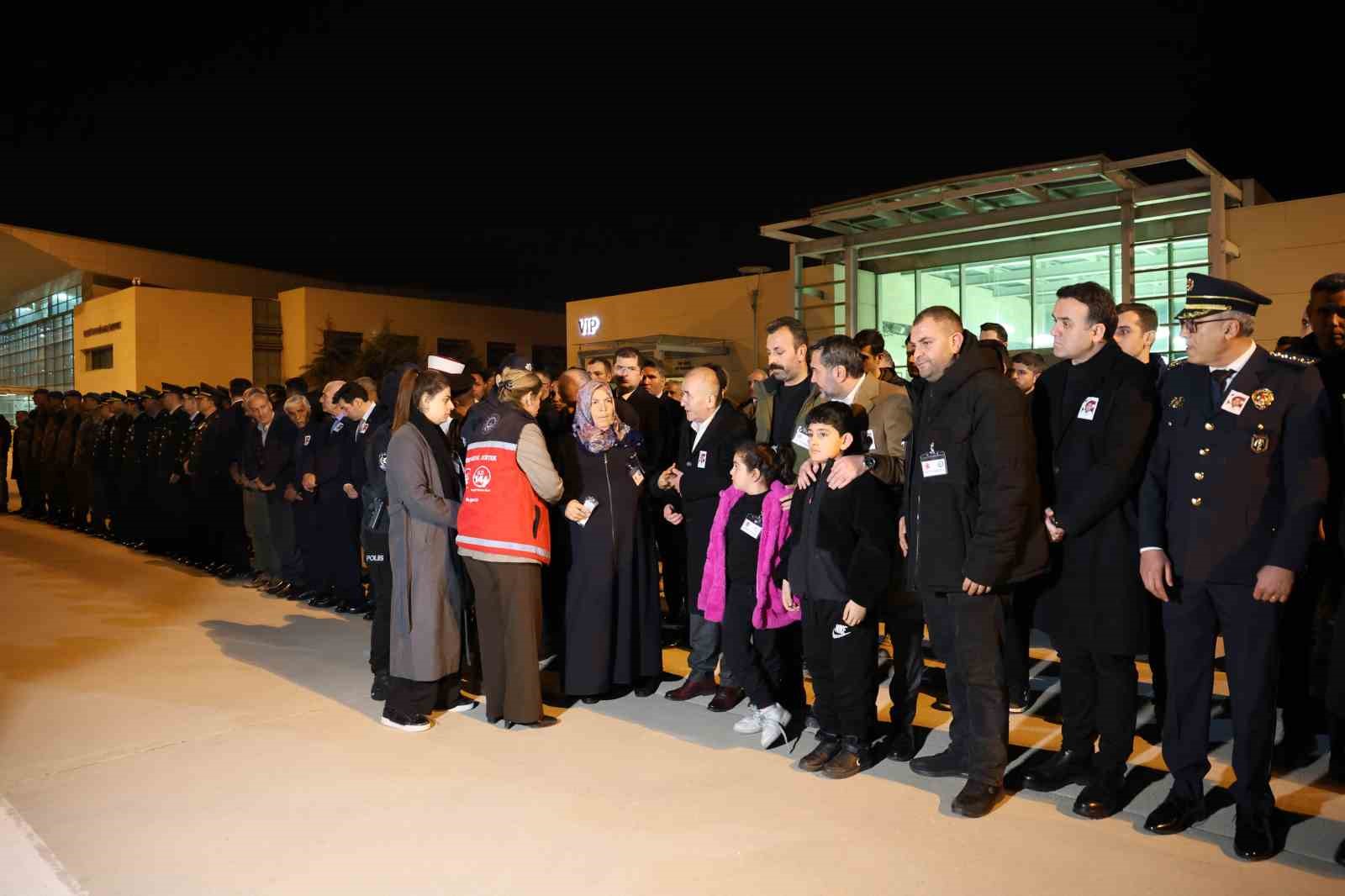 Şehit polis memuru Seçkin Yalçın, memleketi Elazığ’da törenle karşılandı
