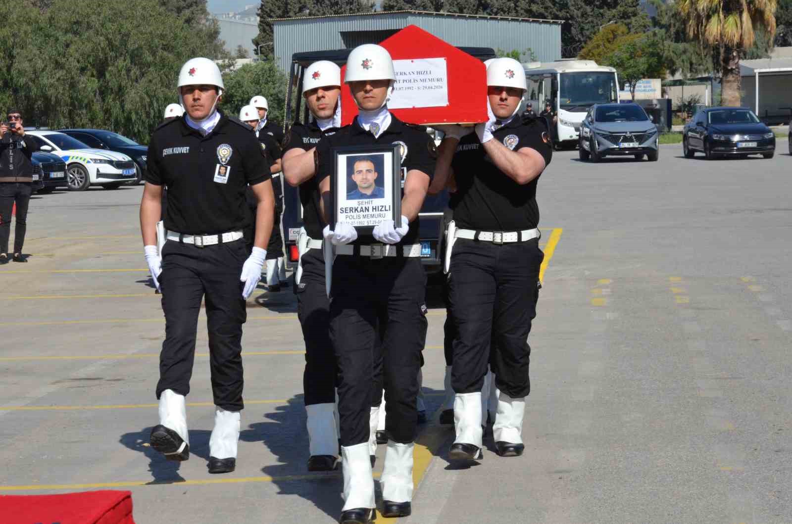 Şehit Polis Serkan Hızlı, İzmir’den dualarla uğurlandı
