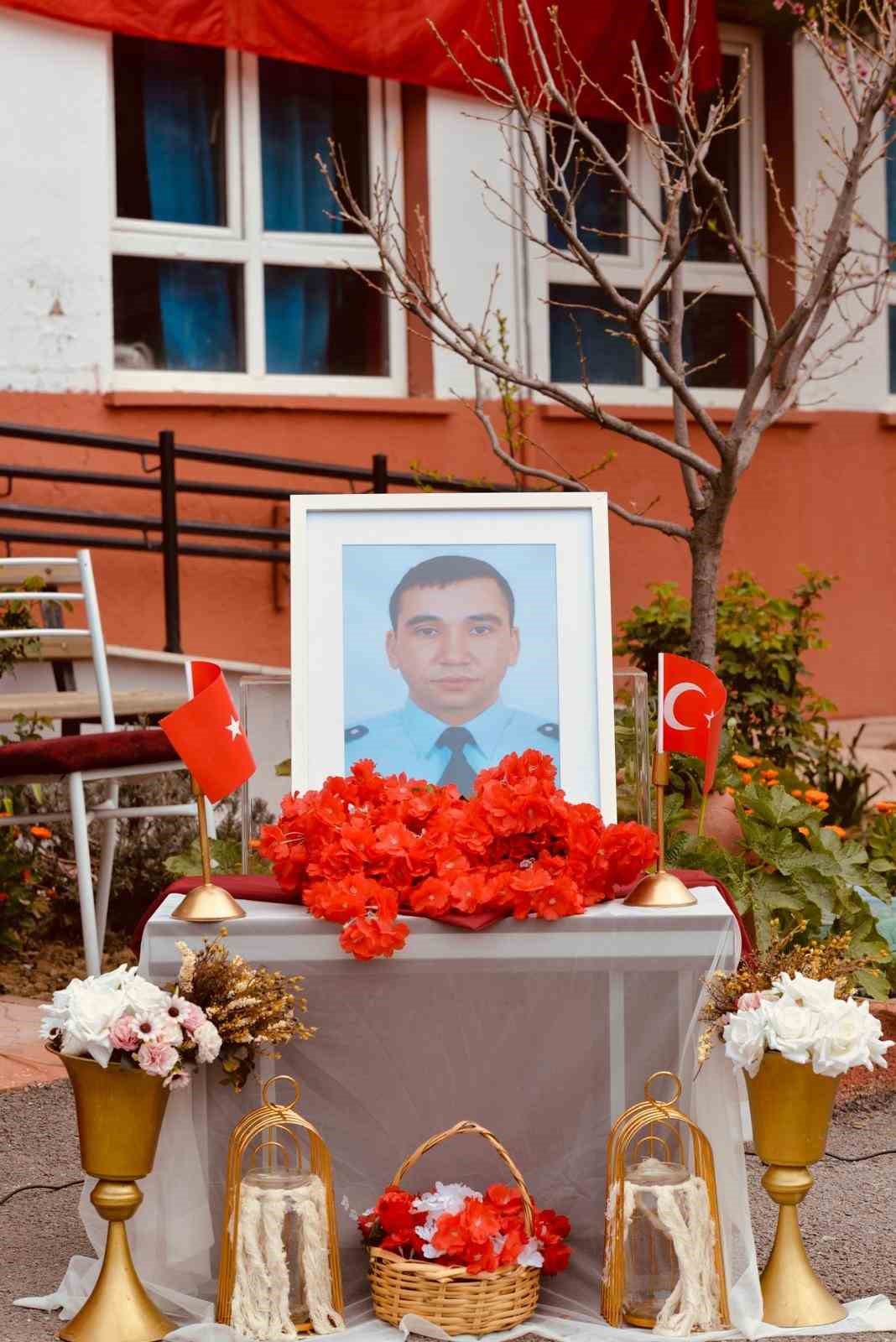 Şehit polisin adı memleketi Feke’de okula verildi
