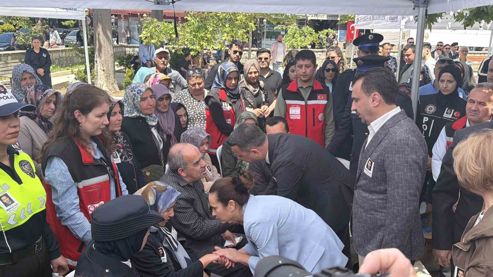 Şehit polisin cenazesinde gözyaşları sel oldu
