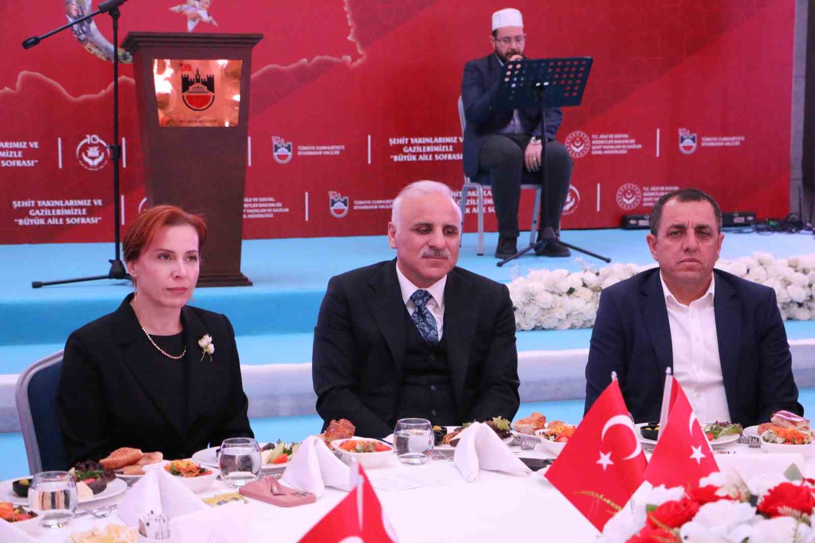 Şehit yakınları ve gaziler ilk iftarda bir araya geldi
