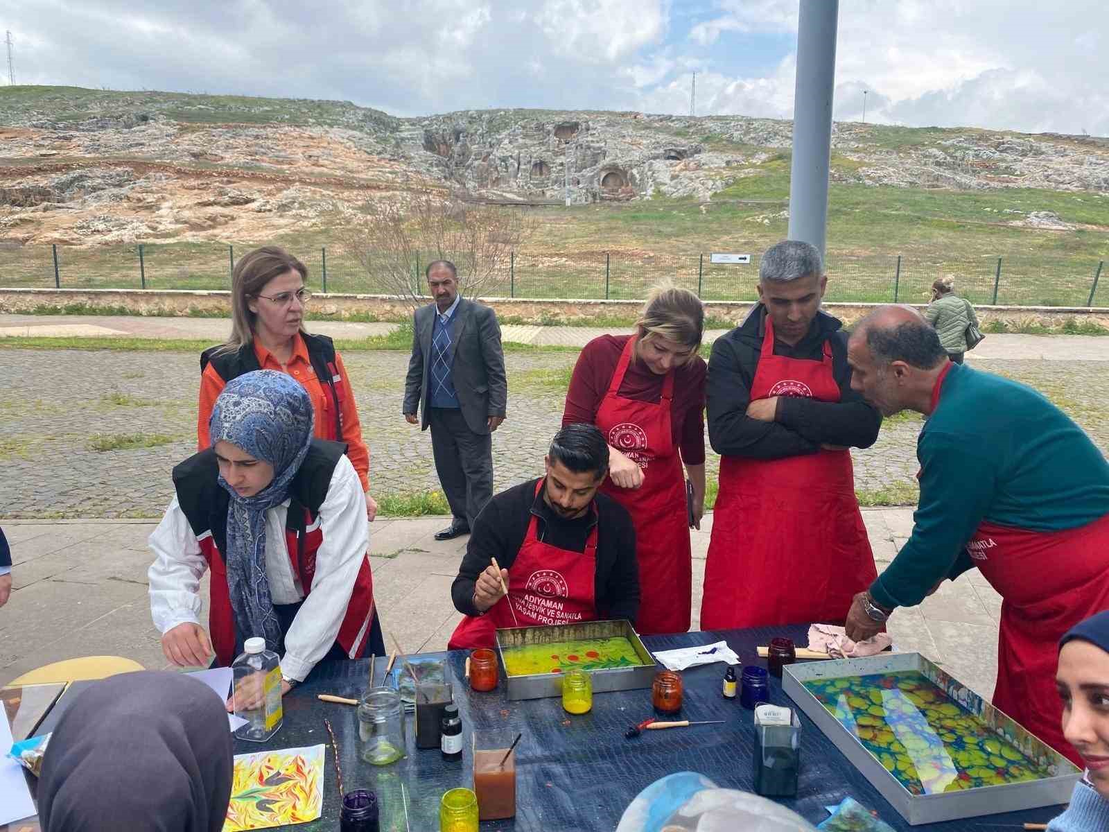 Şehit yakınları ve gaziler, Perre Antik Kenti’nde ebru sanatıyla buluştu
