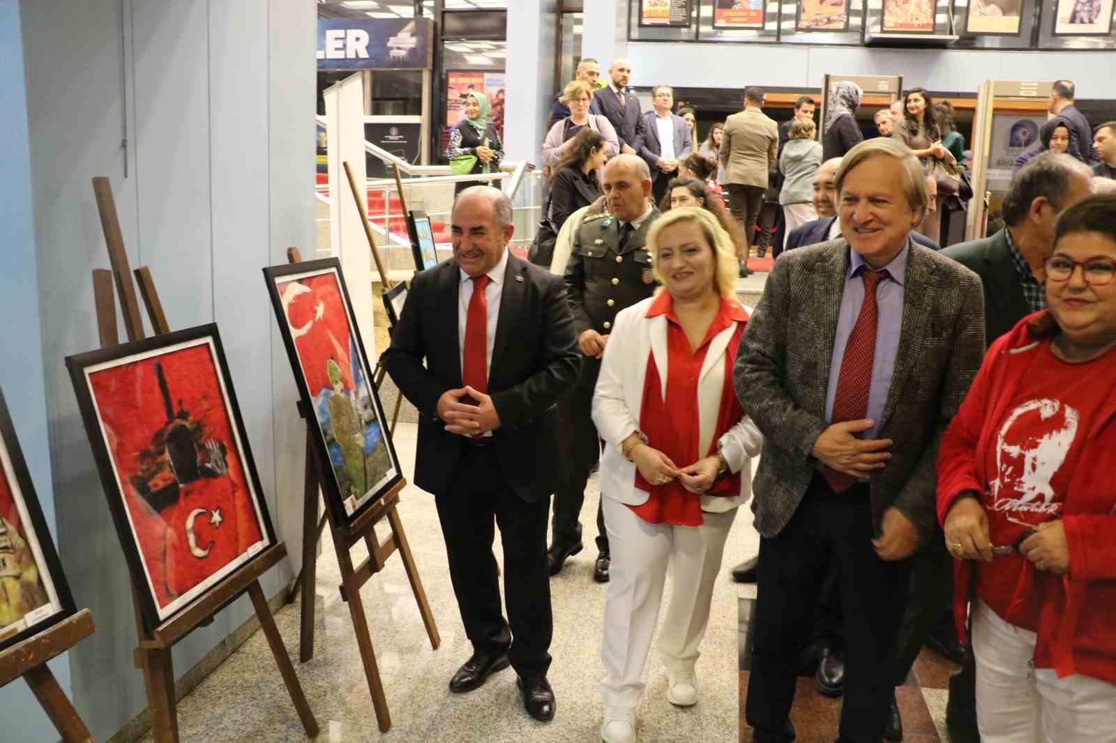 Şehit yakınları ve gaziler sanatla buluştu
