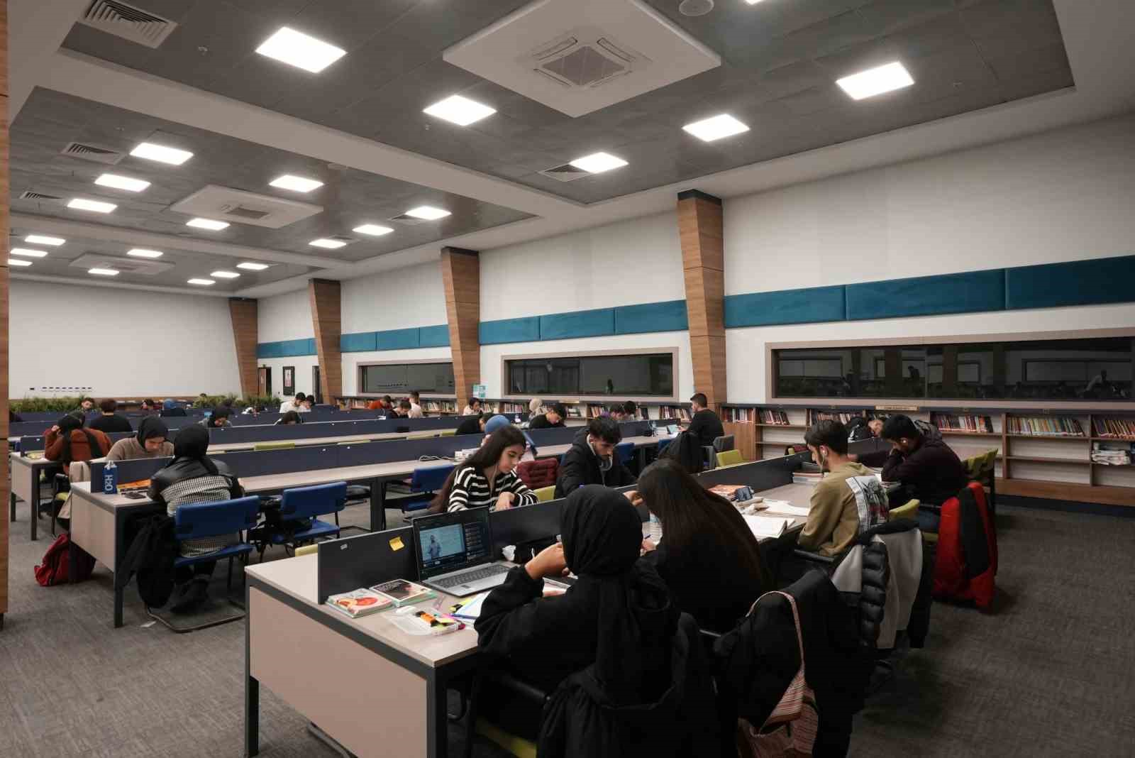 Şehitkamil Belediyesi kütüphanelerine 2025’te rekor ziyaretçi
Şehitkamil Belediyesi kütüphanelerine 2025’te rekor ziyaretçi