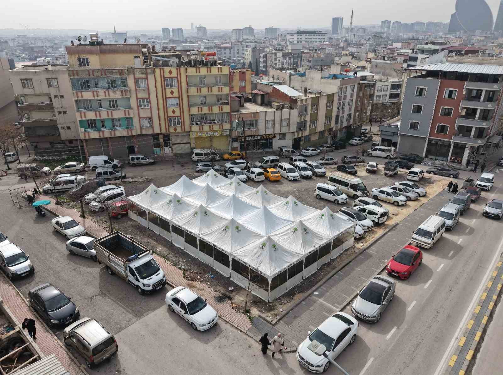Şehitkamil’de binlerce kişi ilk iftarını aynı sofrada açtı
