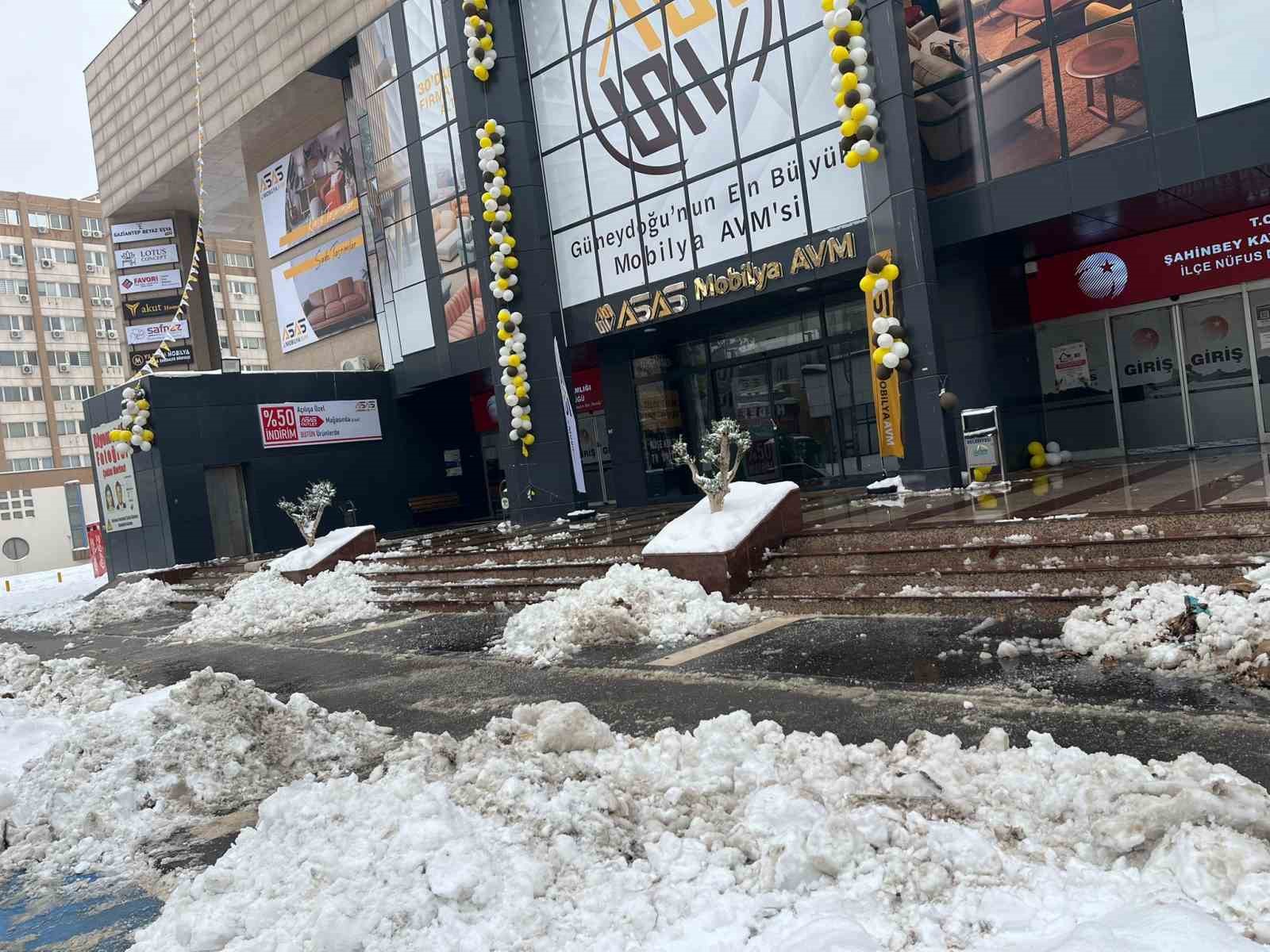 Şehitkamil’de hayat aksamadı
