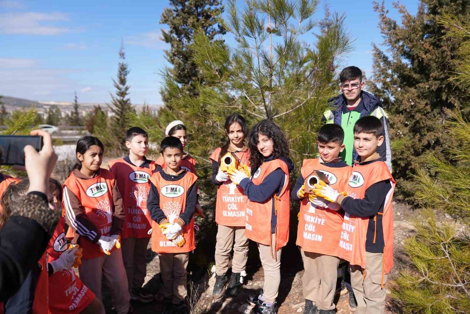 Şehitkamil’de minik ellerden doğaya büyük katkı
Şehitkamil’de minik ellerden doğaya büyük katkı