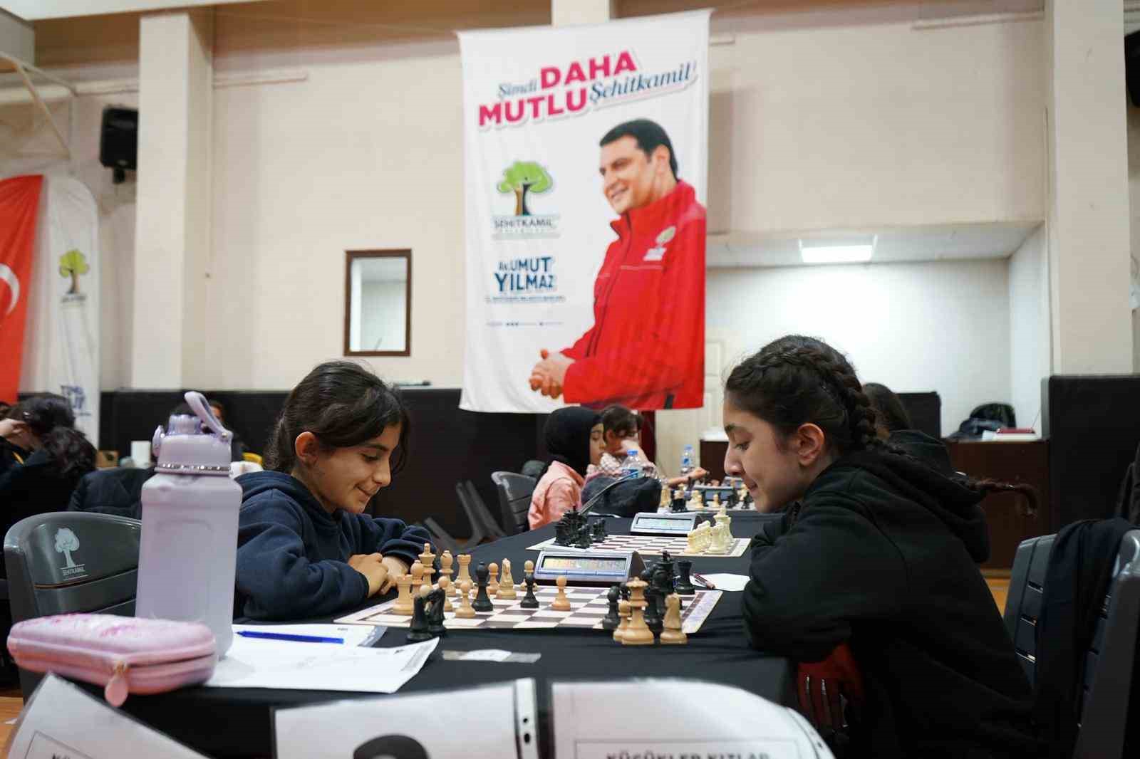 Şehitkamil’de satranç heyecanı başladı
