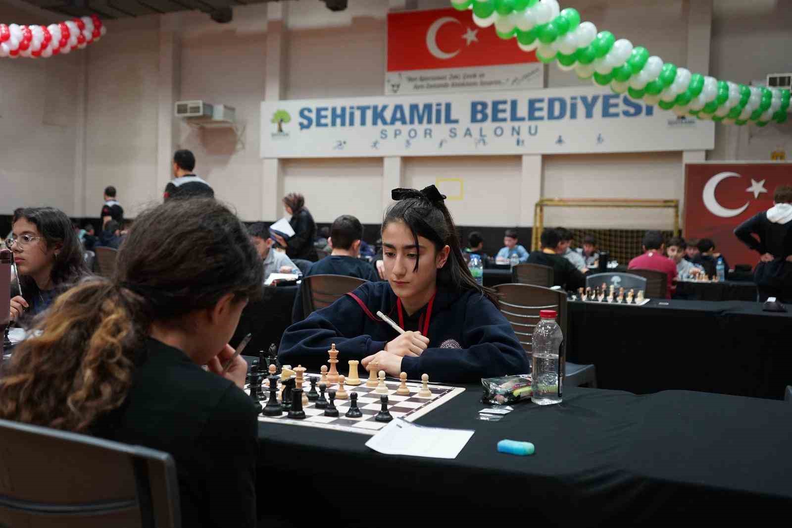 Şehitkamil’de satranç heyecanı başladı
