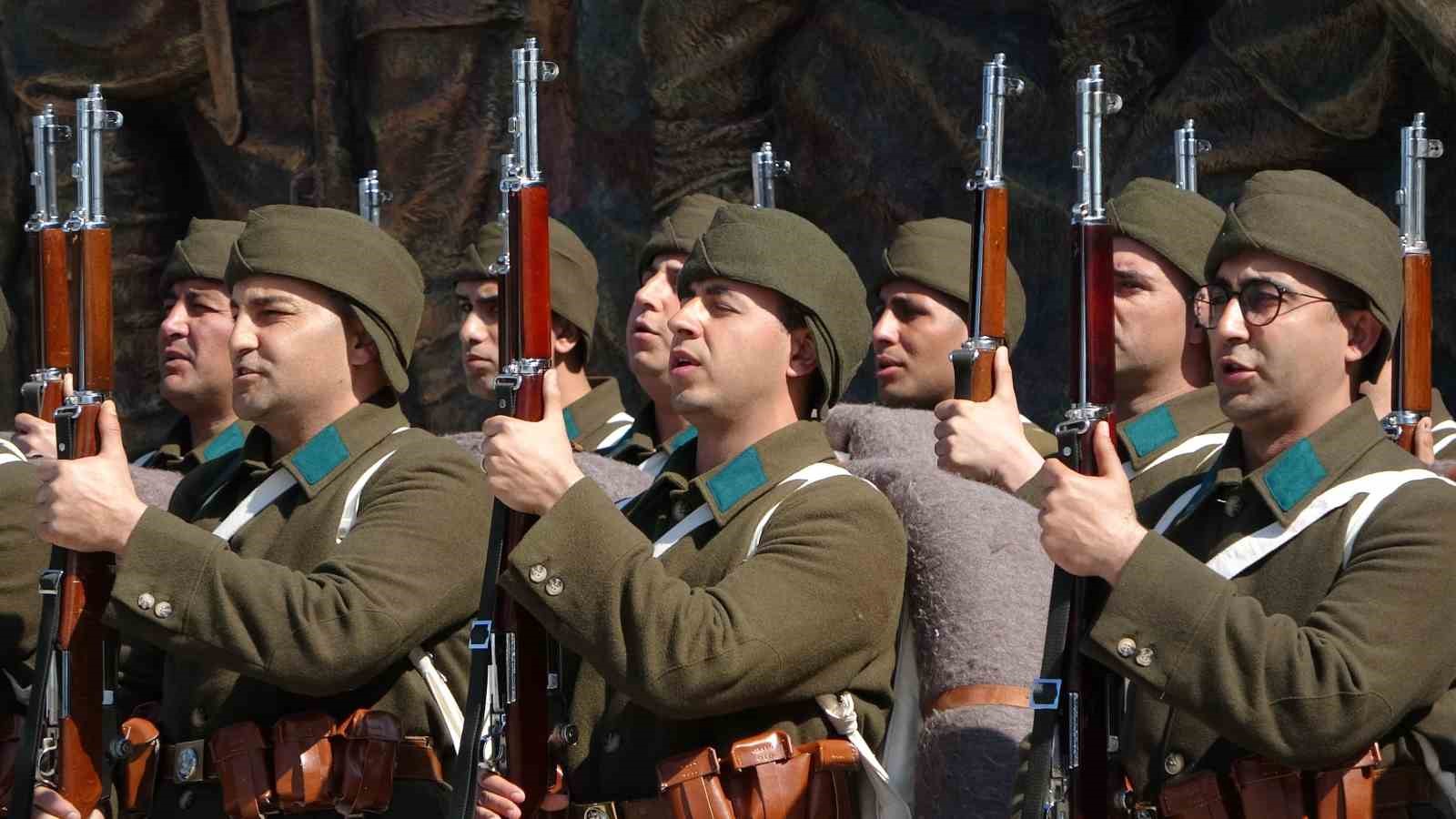 Şehitler Abidesi’nde 18 Mart tören hazırlıkları devam ediyor
Şehitler Abidesi’nde 18 Mart tören hazırlıkları devam ediyor