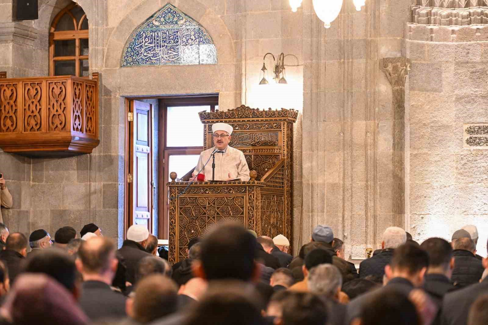 Şehitler polis haftasında dualarla anıldı
