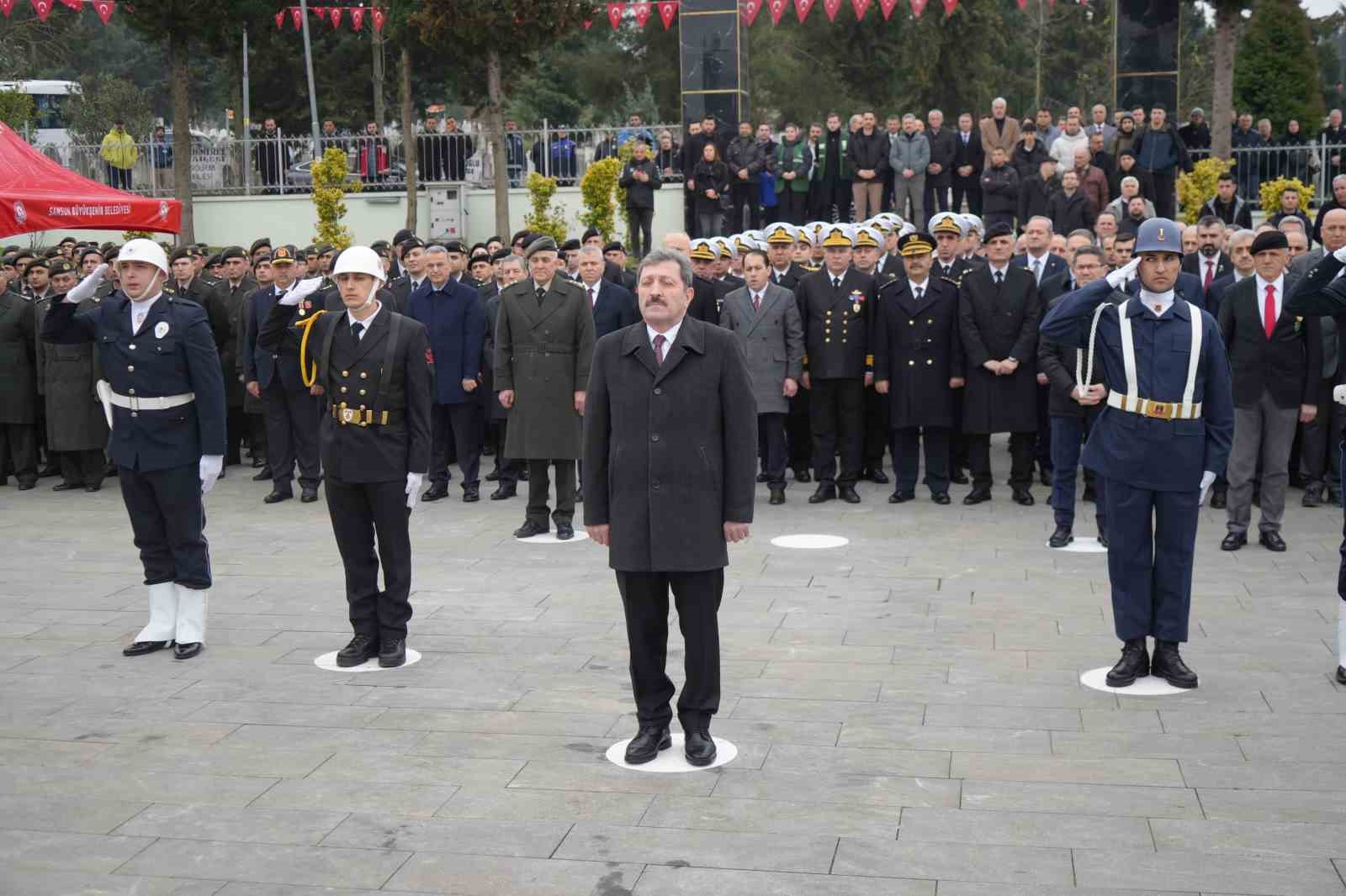 Şehitleri Anma Günü’nde anlamlı öpücük
