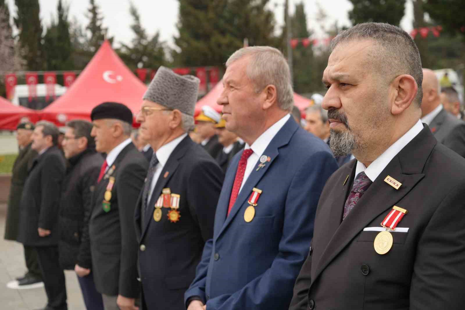 Şehitleri Anma Günü’nde anlamlı öpücük
