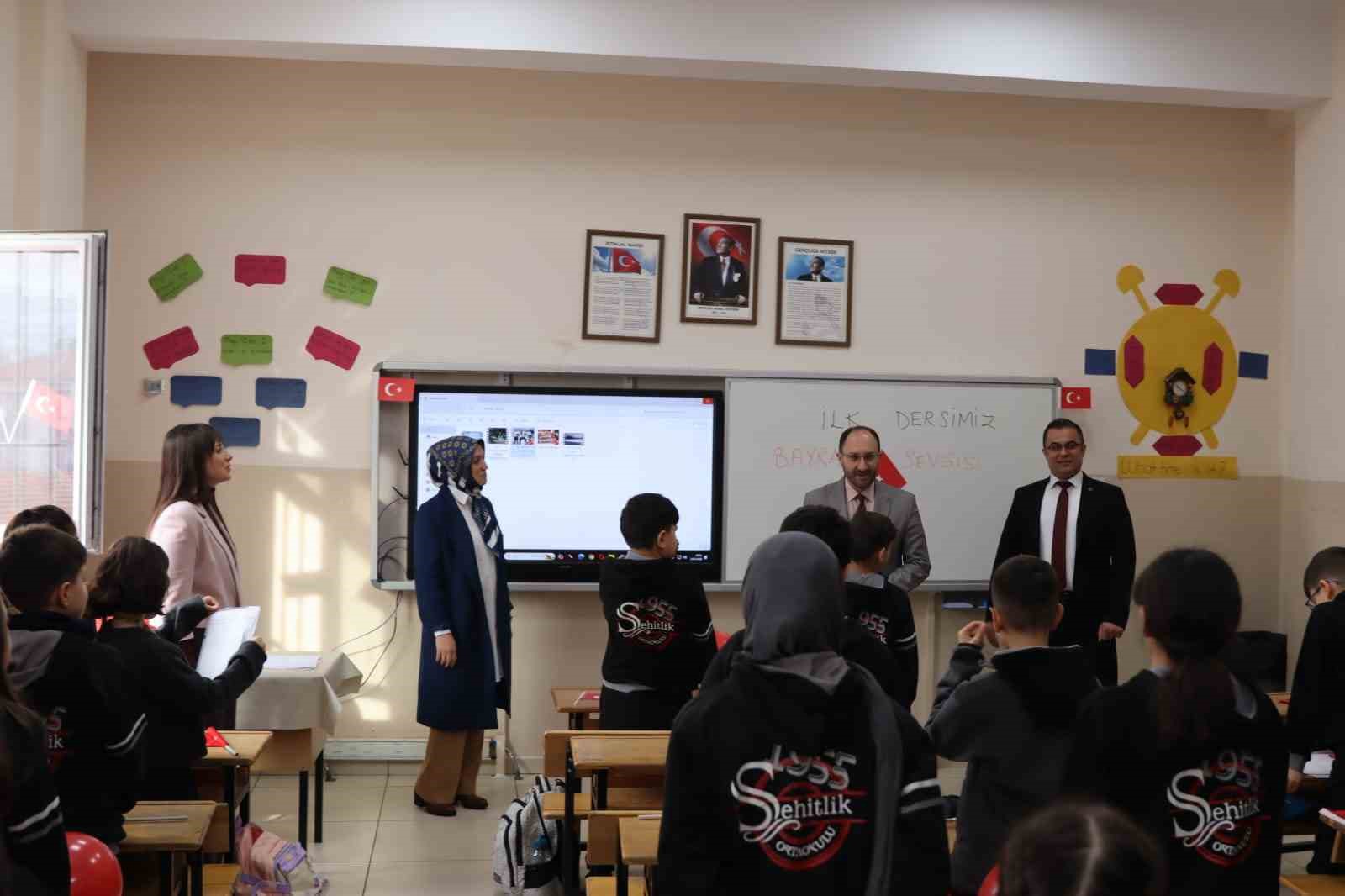 Şehitlik Ortakolu, tabuta sığmayan şehit Selçuk Paker’in annesini konuk etti
