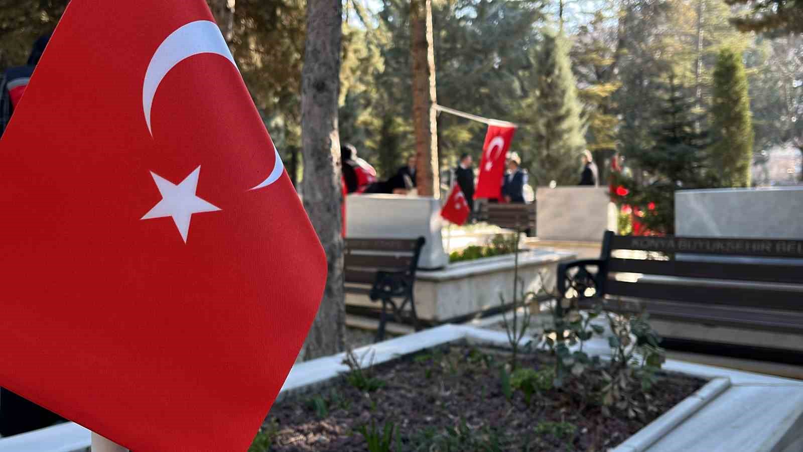 Şehitliklerde temizlik ve bakım çalışmaları başlatıldı
