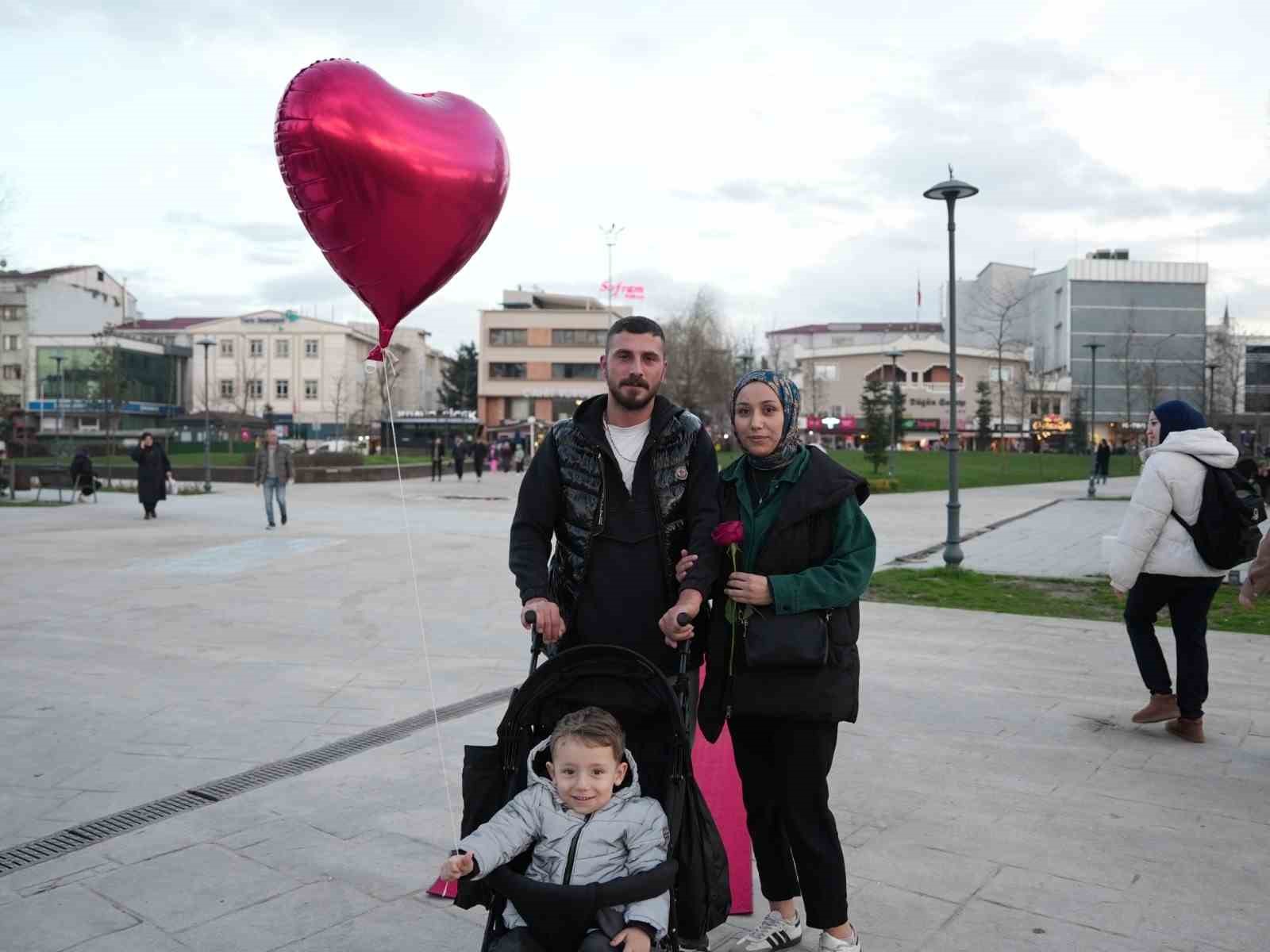 Şehrin kalbinde çiftlere 14 Şubat sürprizi
