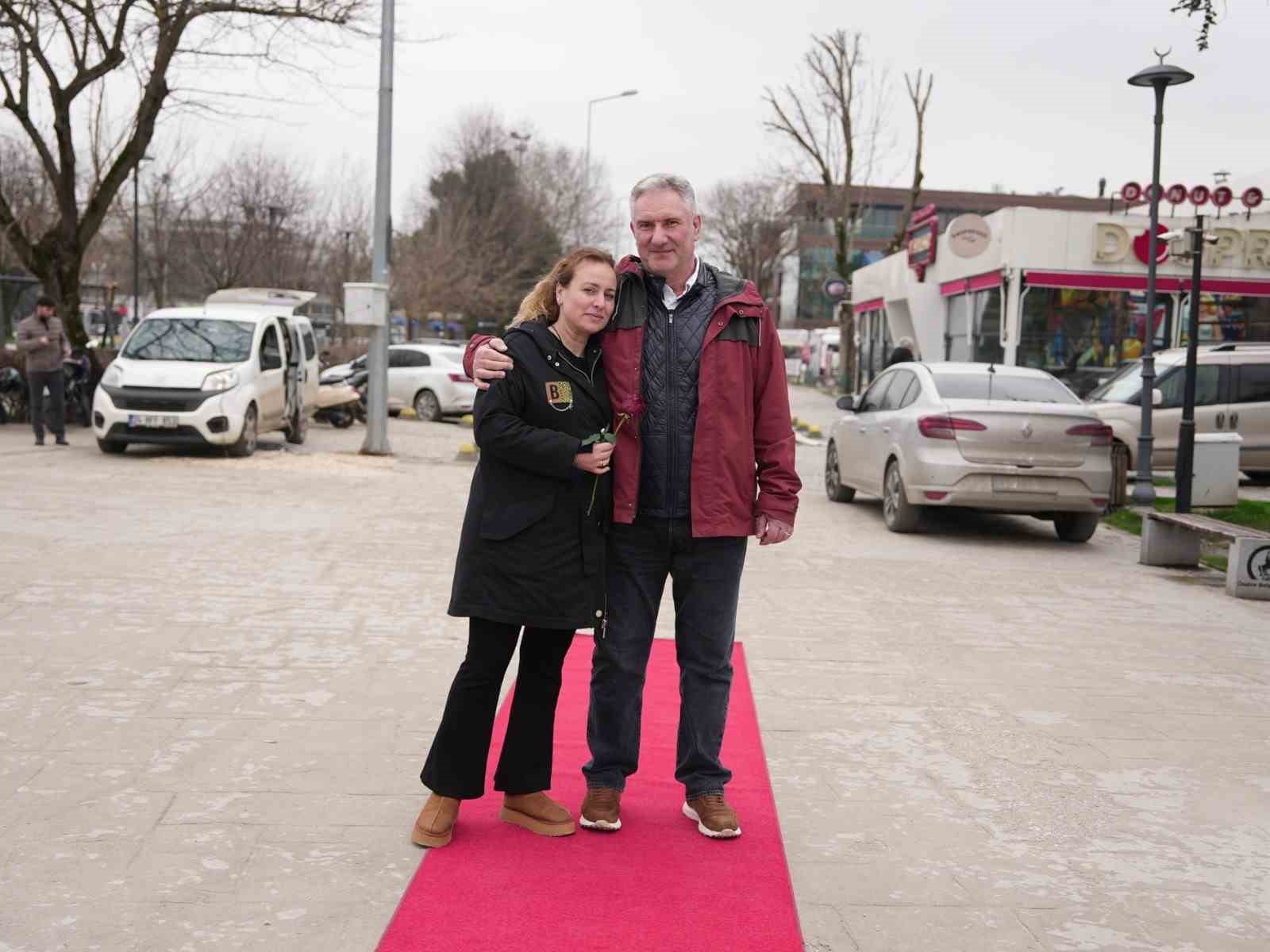 Şehrin kalbinde çiftlere 14 Şubat sürprizi
