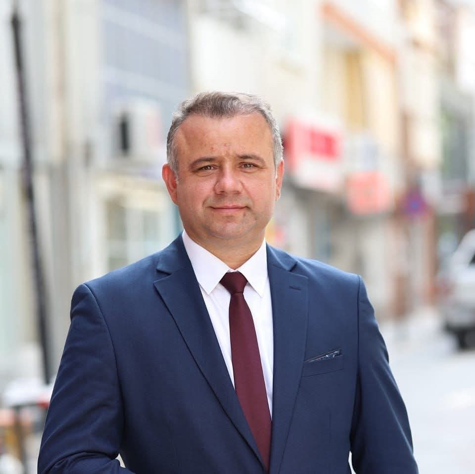 Şehzadeler Belediyesi’nde Başkan Yardımcılığına Esenkaya ve Yılmaz atandı
