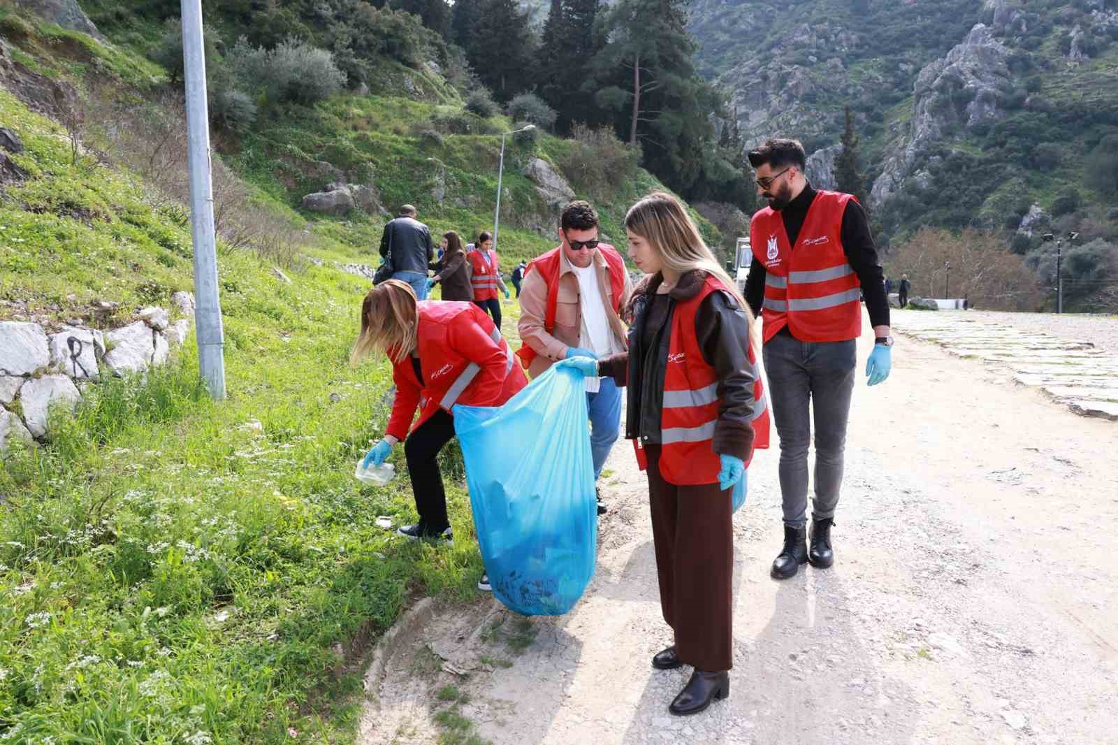 Şehzadeler Belediyesinden Spil’de anlamlı temizlik
