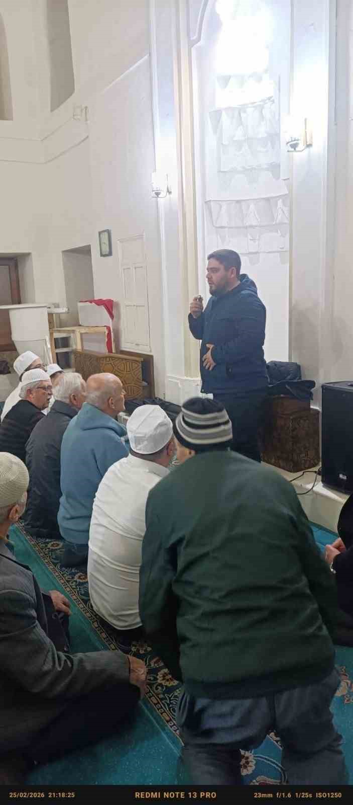 Şehzadeler’de çocuklara özel teravih gecesi
