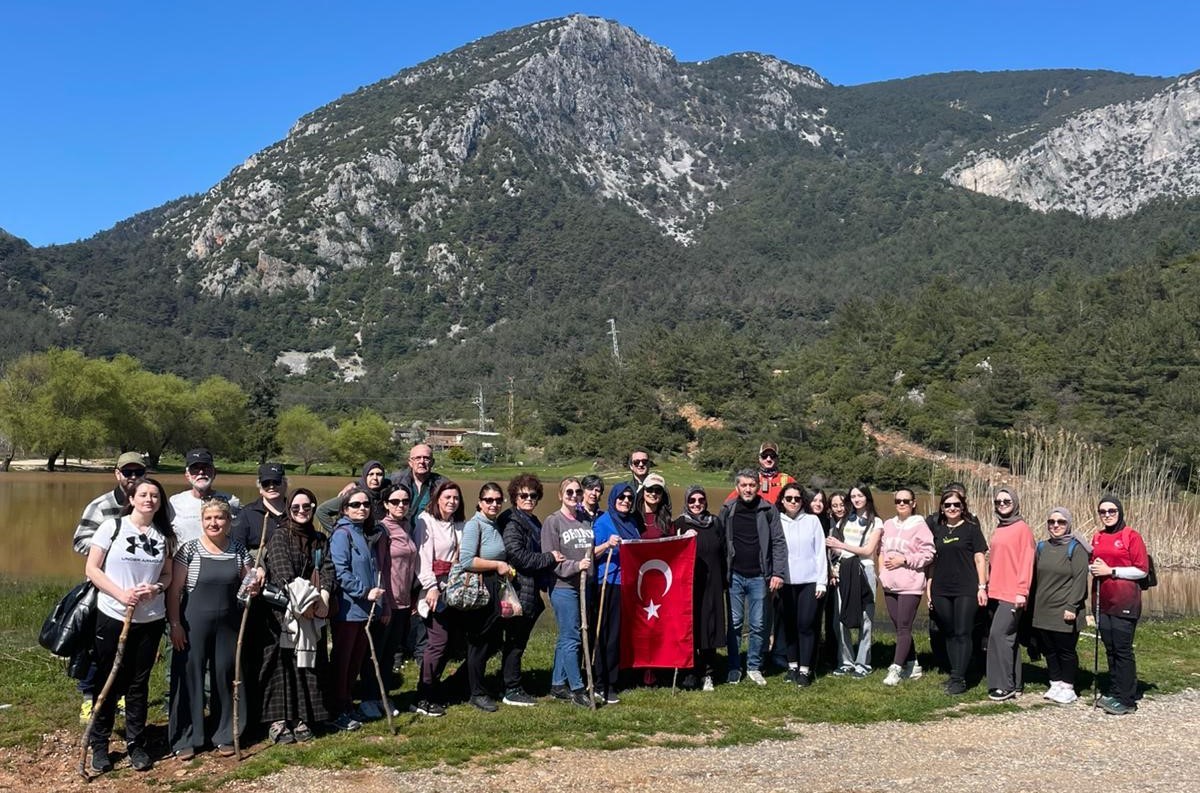 Şehzadeler’de doğaseverler yürüyüşte buluştu
