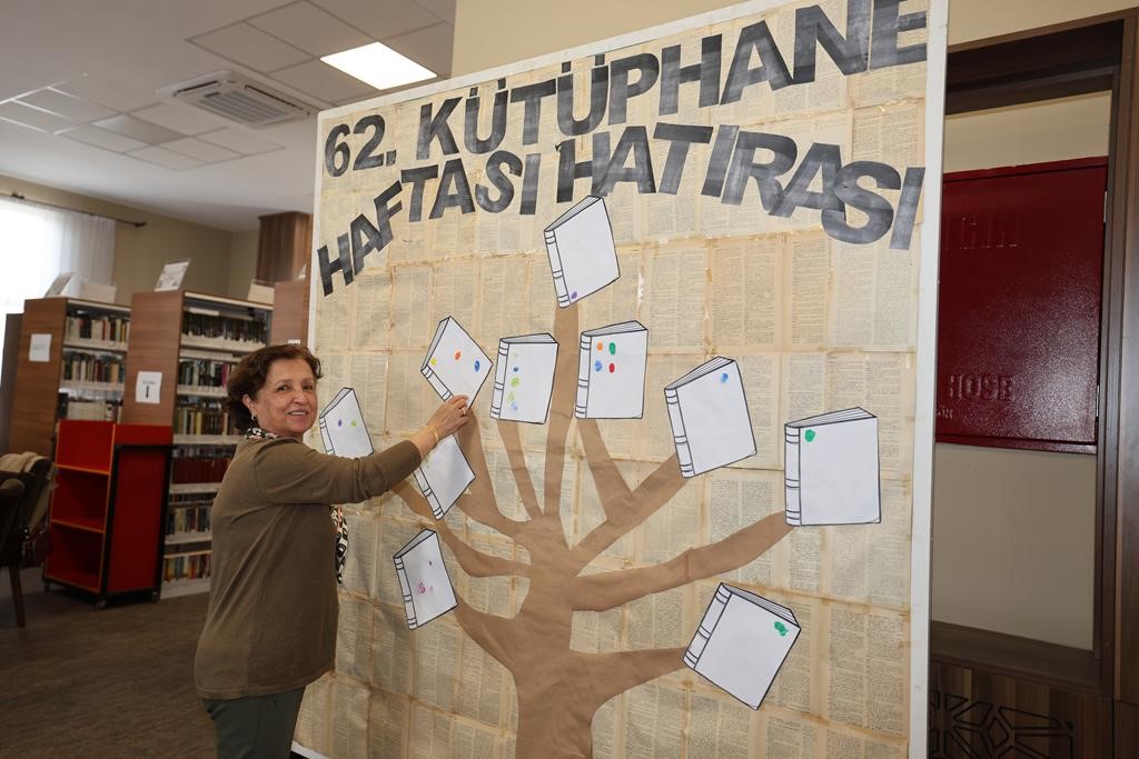 Şehzadeler’de "Kitap, kahve ve Kurabiye" buluşmasıyla başladı
Şehzadeler’de "Kitap, kahve ve Kurabiye" buluşmasıyla başladı