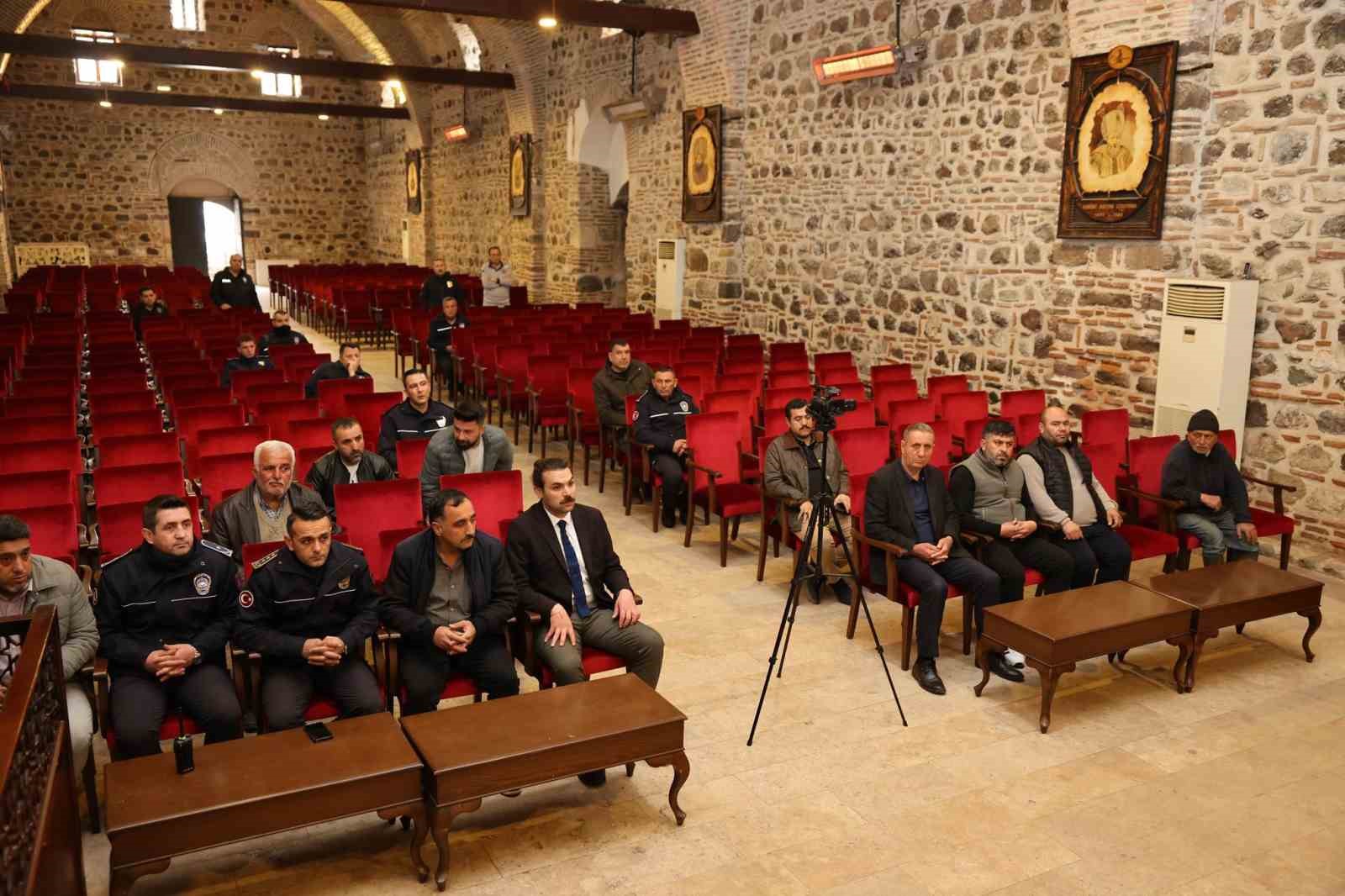 Şehzadeler’de pazarcılar için kura çekimi yapıldı
