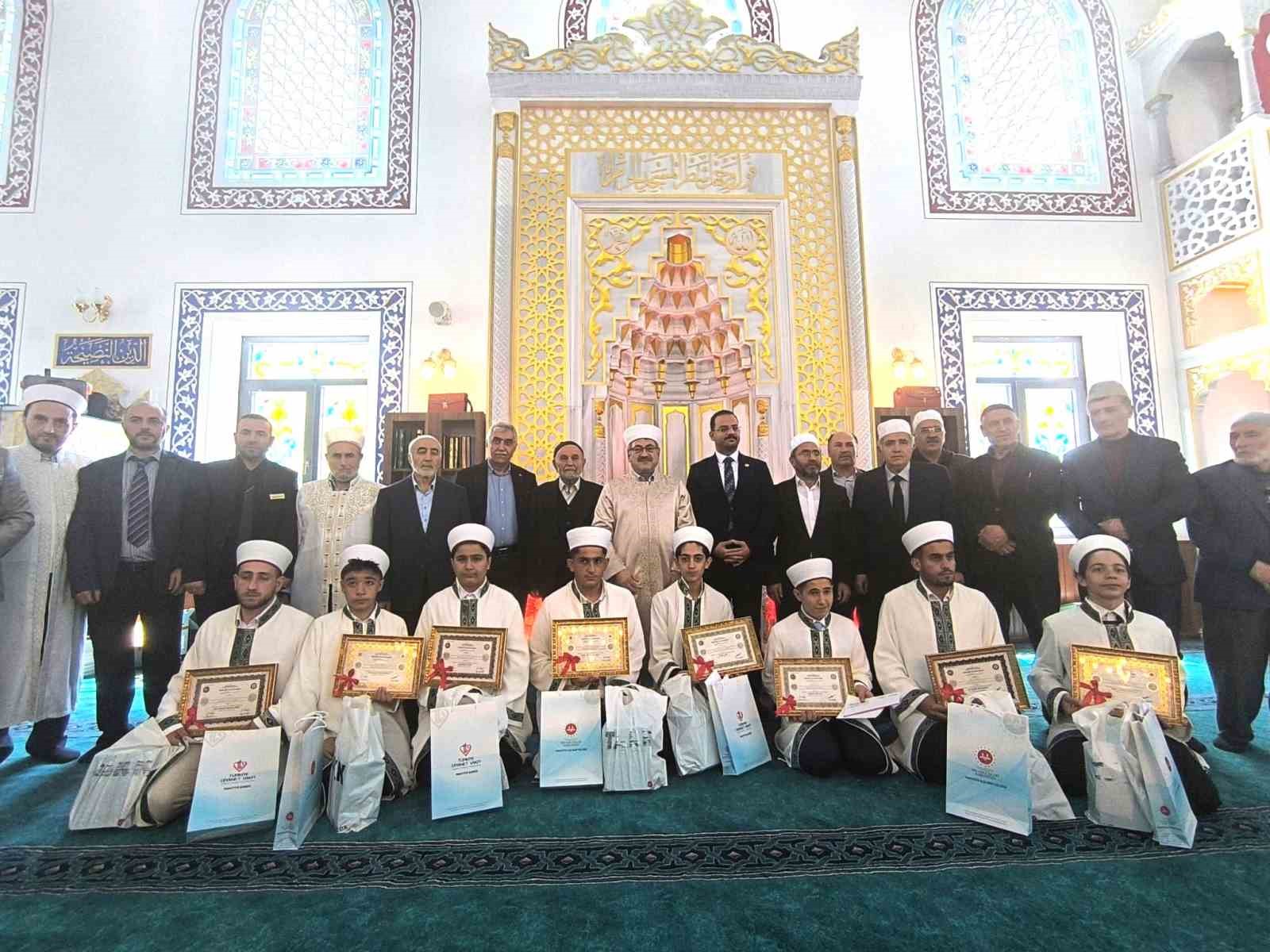 Sekiz genç hafıza belgeleri verildi
