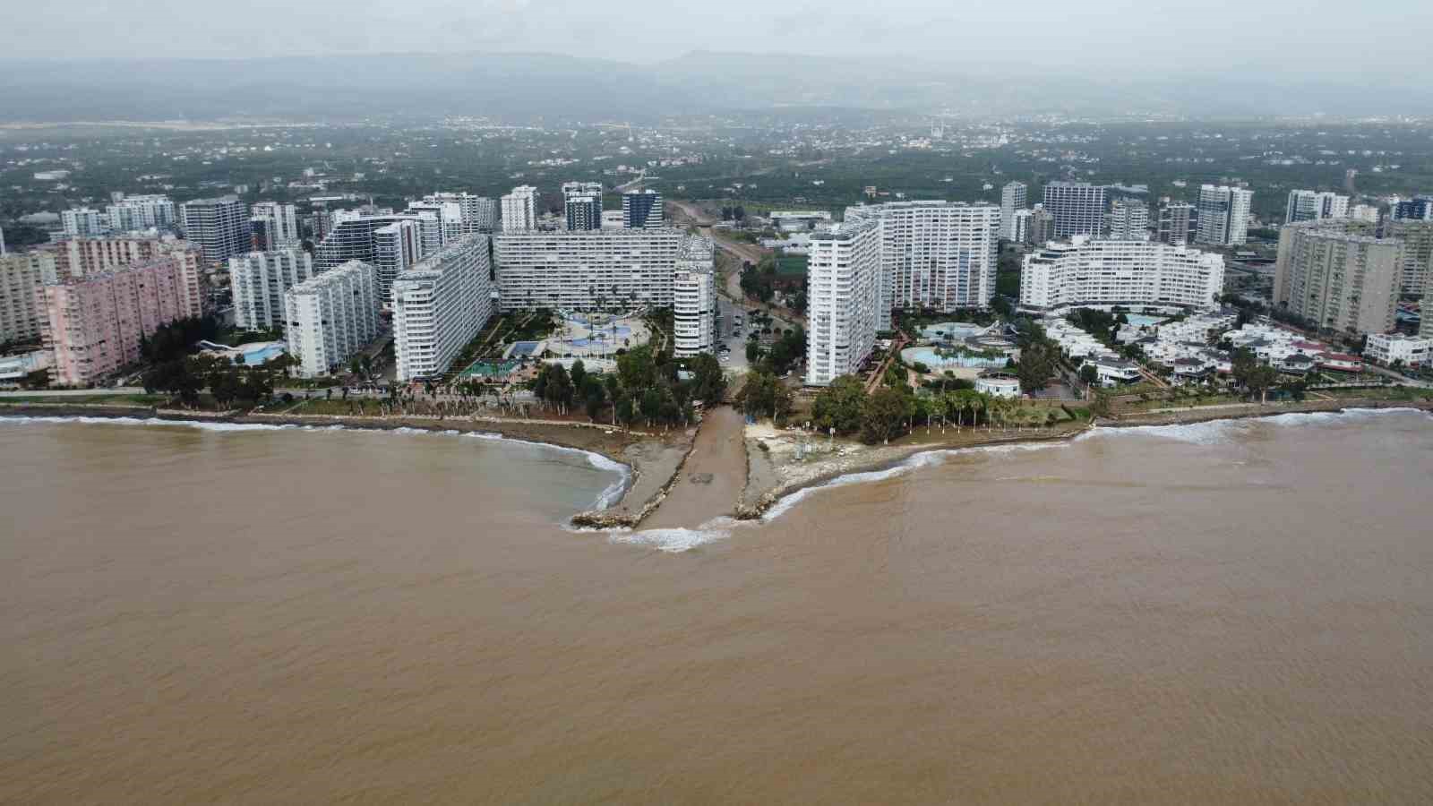 Sel sonrası ’milyonluk’ yazlıkların önünde ’ekmek’ mücadelesi
