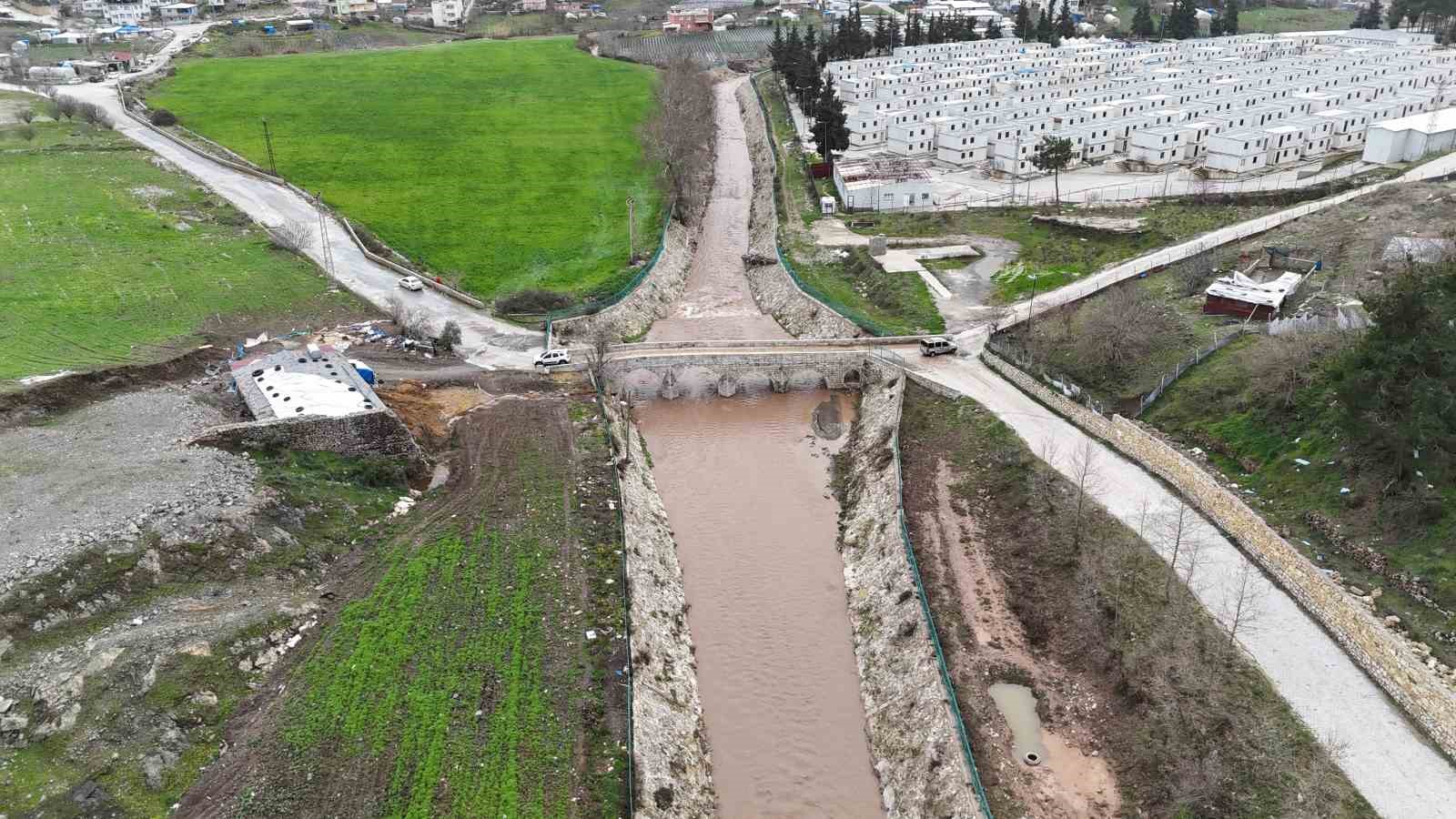 Sel sularının bastığı evi zarar gören kadın afet esnasında yaralandı
