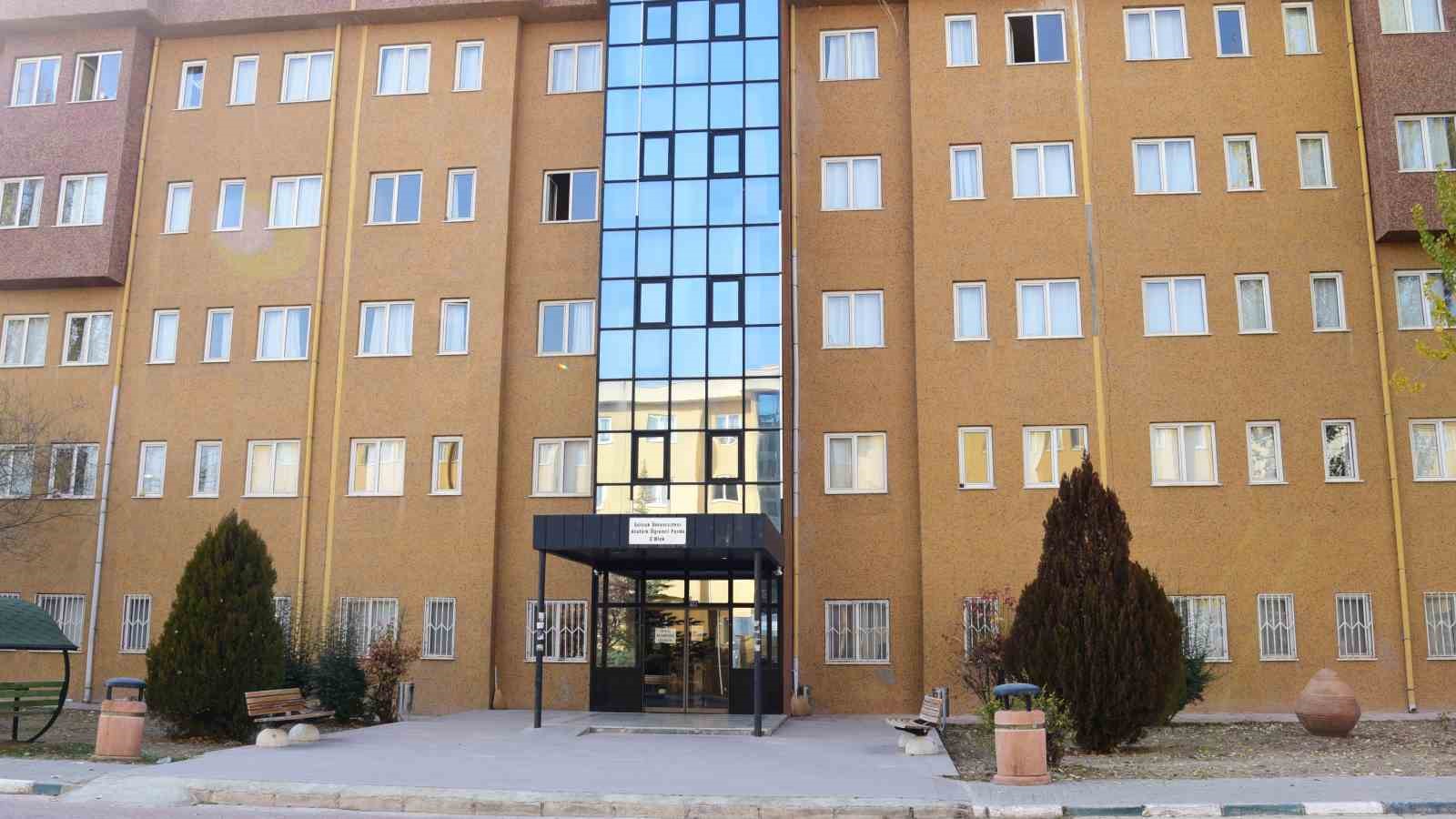 Selçuk Üniversitesi 2025’te bilimsel araştırmadan sosyal alanlara önemli atılımlar gerçekleştirdi
Selçuk Üniversitesi 2025’te bilimsel araştırmadan sosyal alanlara önemli atılımlar gerçekleştirdi